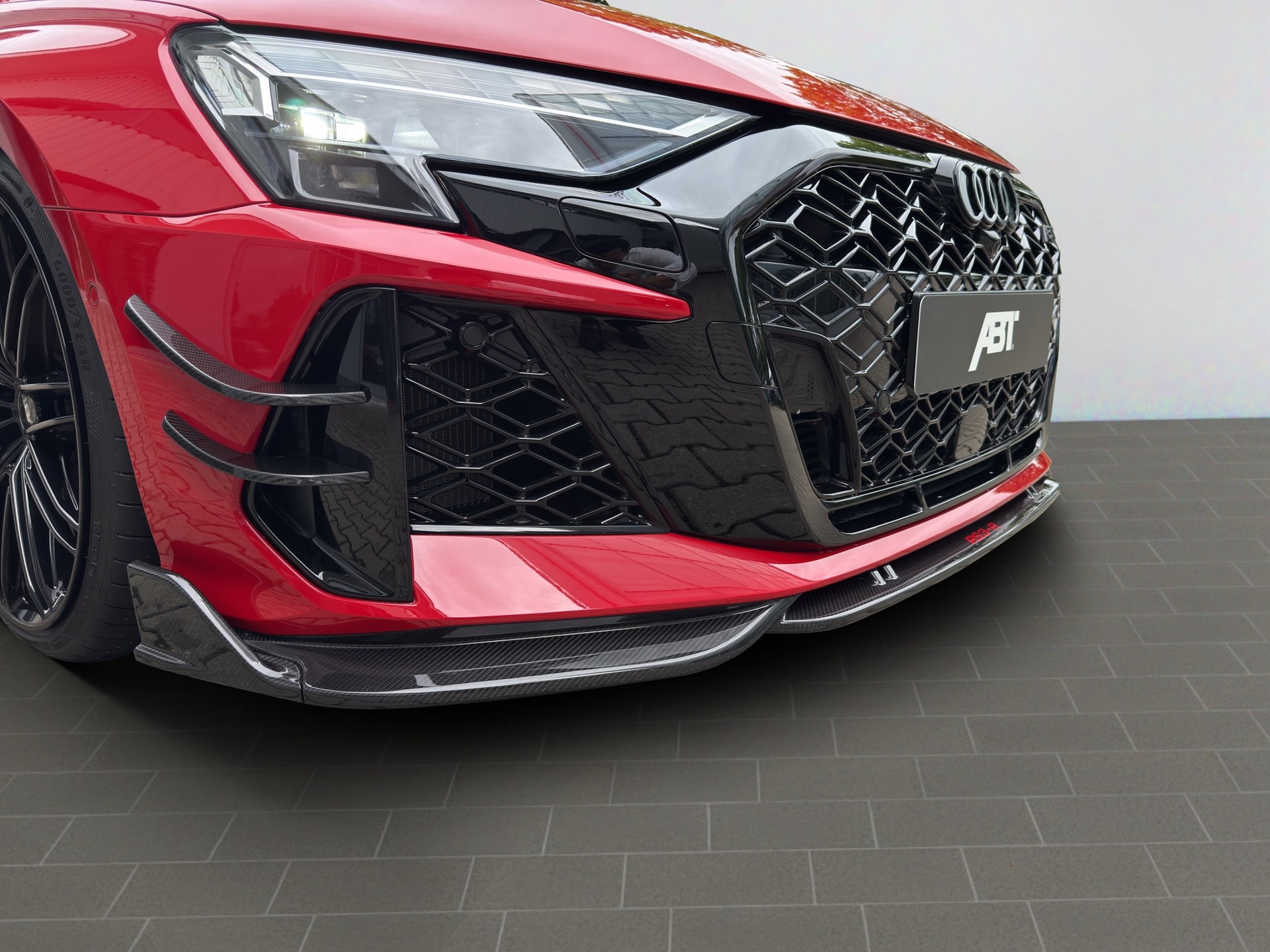 AUDI *ABT RS3 Sportback Limited Edition 1 of 125 510 PS* 2.5 TSI quattro S-tronic-image-2