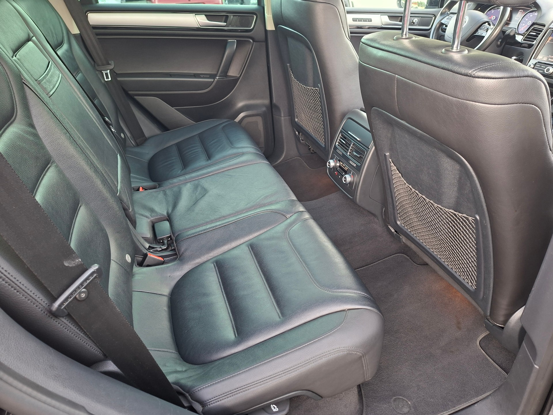 VW Touareg 3.0 TDI BlueMotion Technology Tiptronic-image-11