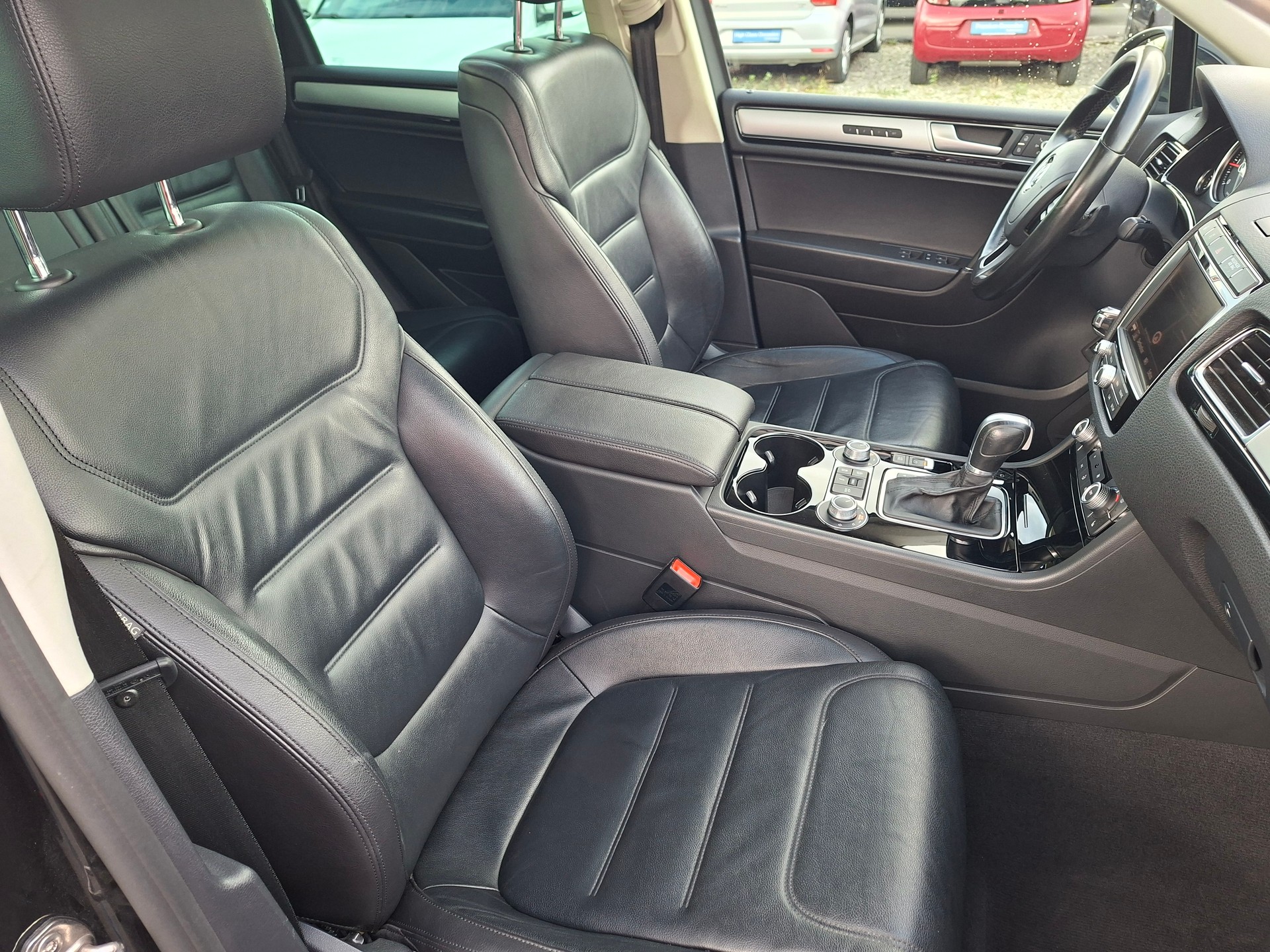 VW Touareg 3.0 TDI BlueMotion Technology Tiptronic-image-7