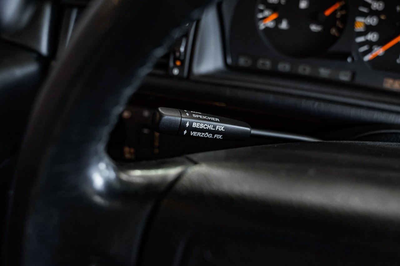 MERCEDES-BENZ E 500 Automatic-image-24