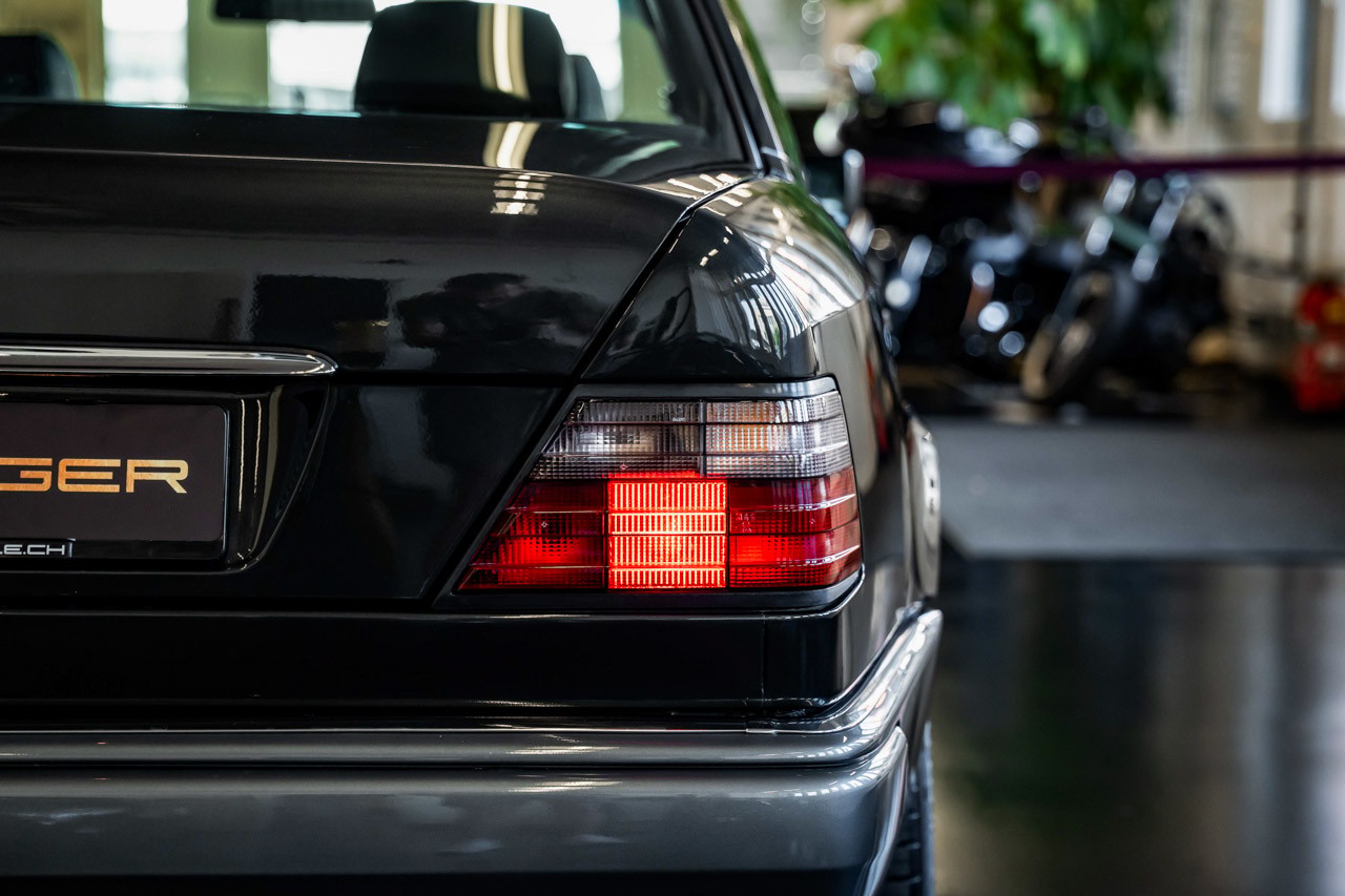 MERCEDES-BENZ E 500 Automatic-image-6
