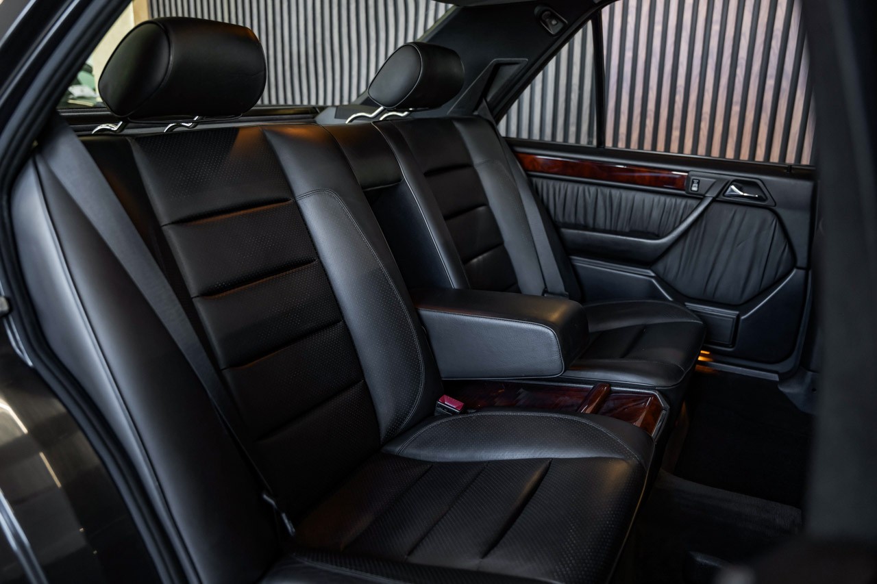 MERCEDES-BENZ E 500 Automatic-image-15