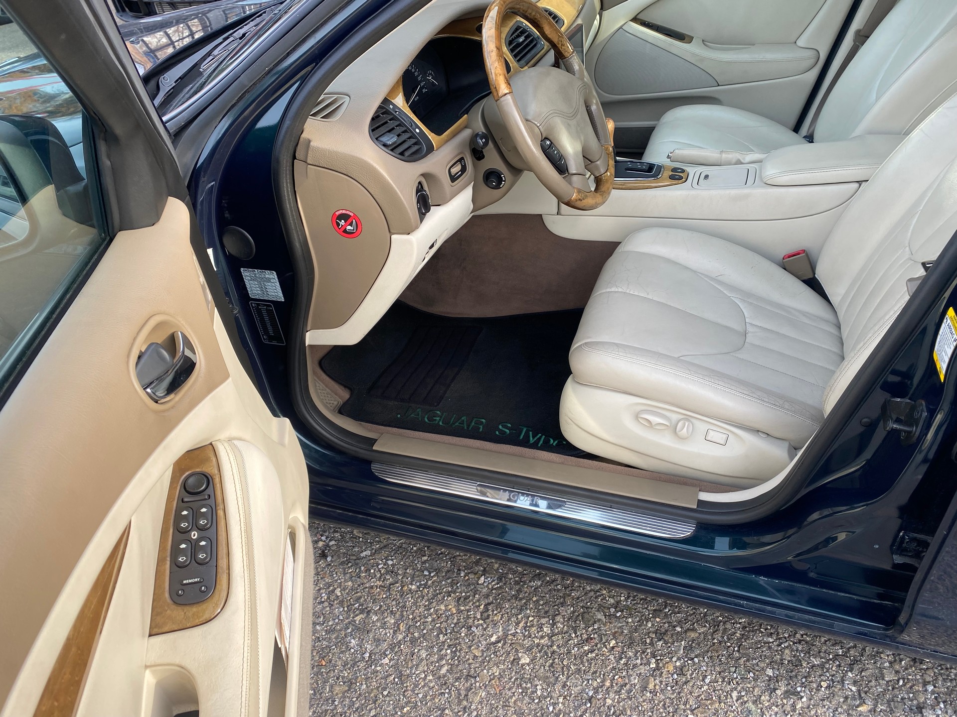 JAGUAR S-Type 4.0 V8-image-9