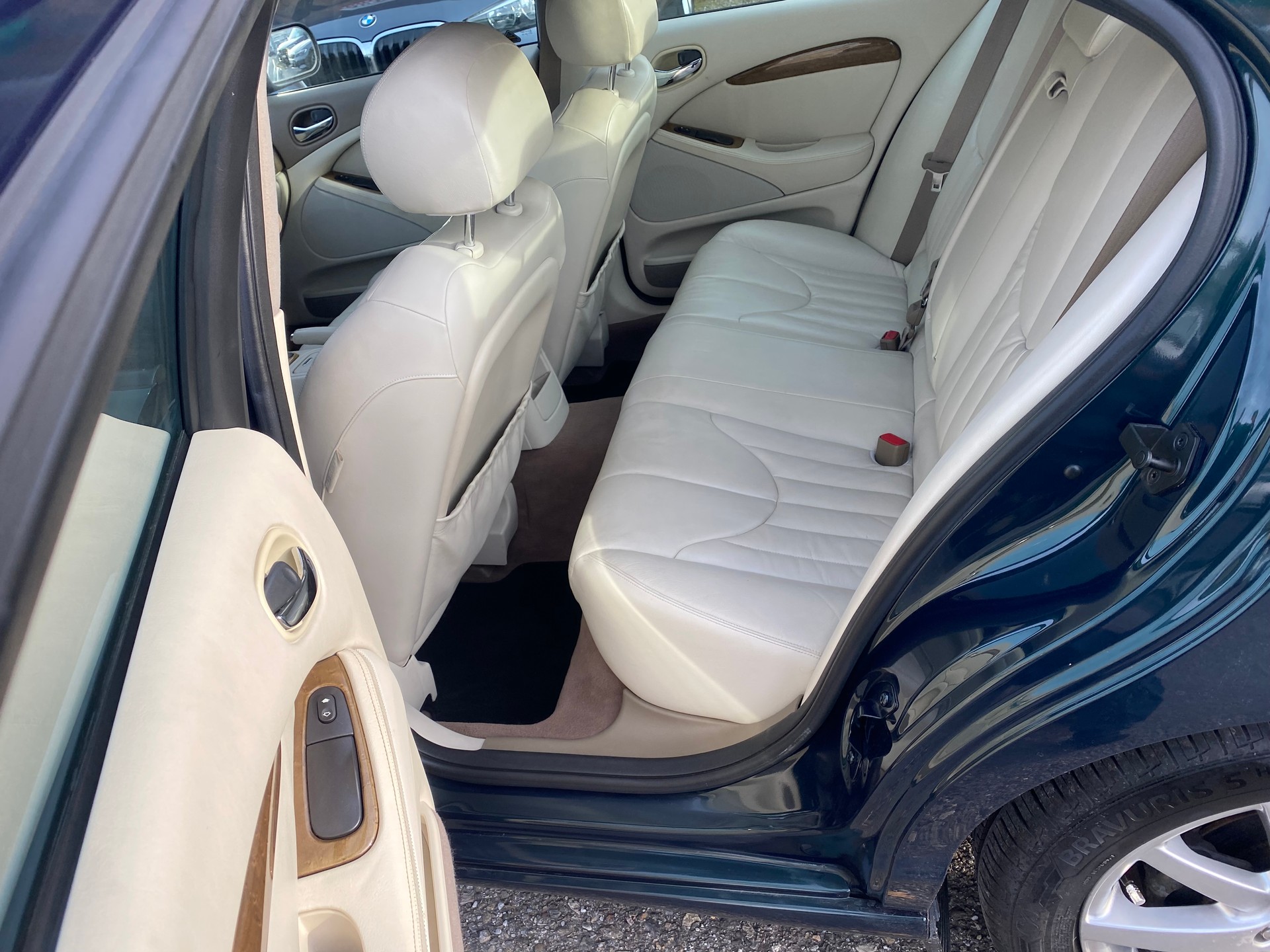 JAGUAR S-Type 4.0 V8-image-8