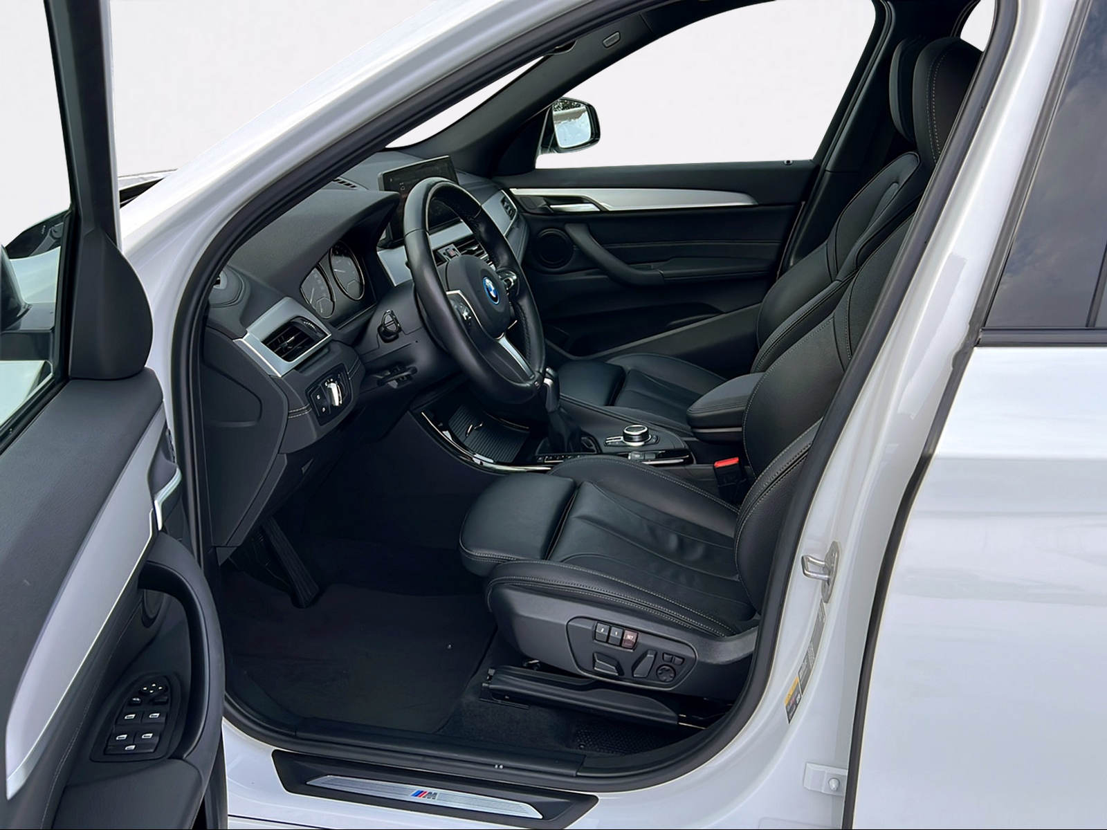 BMW X1 xDrive 25e M Sport Steptronic-image-10