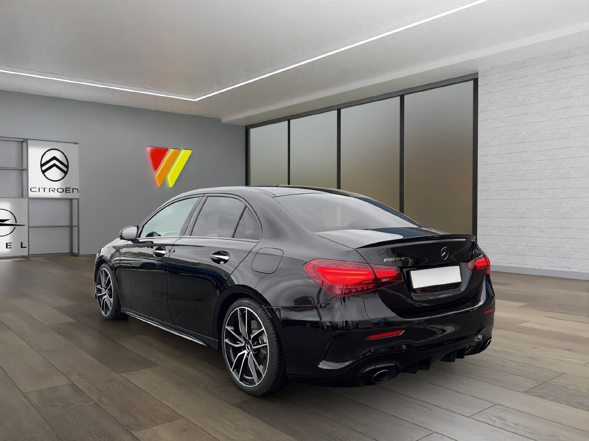 MERCEDES-BENZ A 35 AMG 4matic-image-4