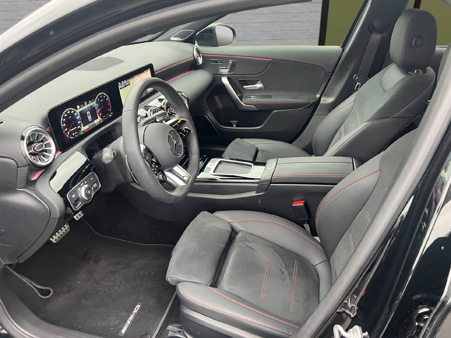 MERCEDES-BENZ A 35 AMG 4matic-image-7