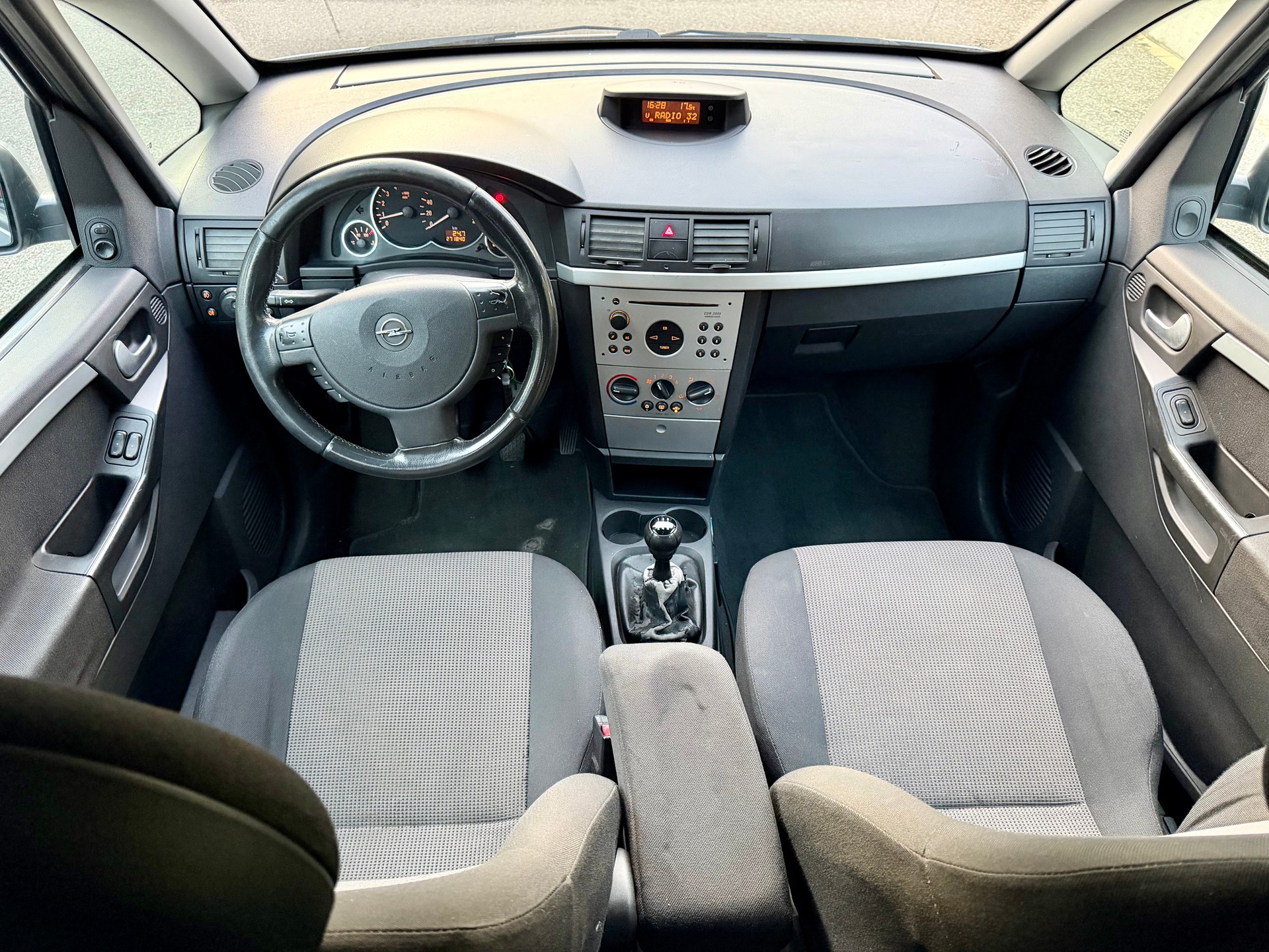 OPEL Meriva 1.7 CDTi Essentia-image-8