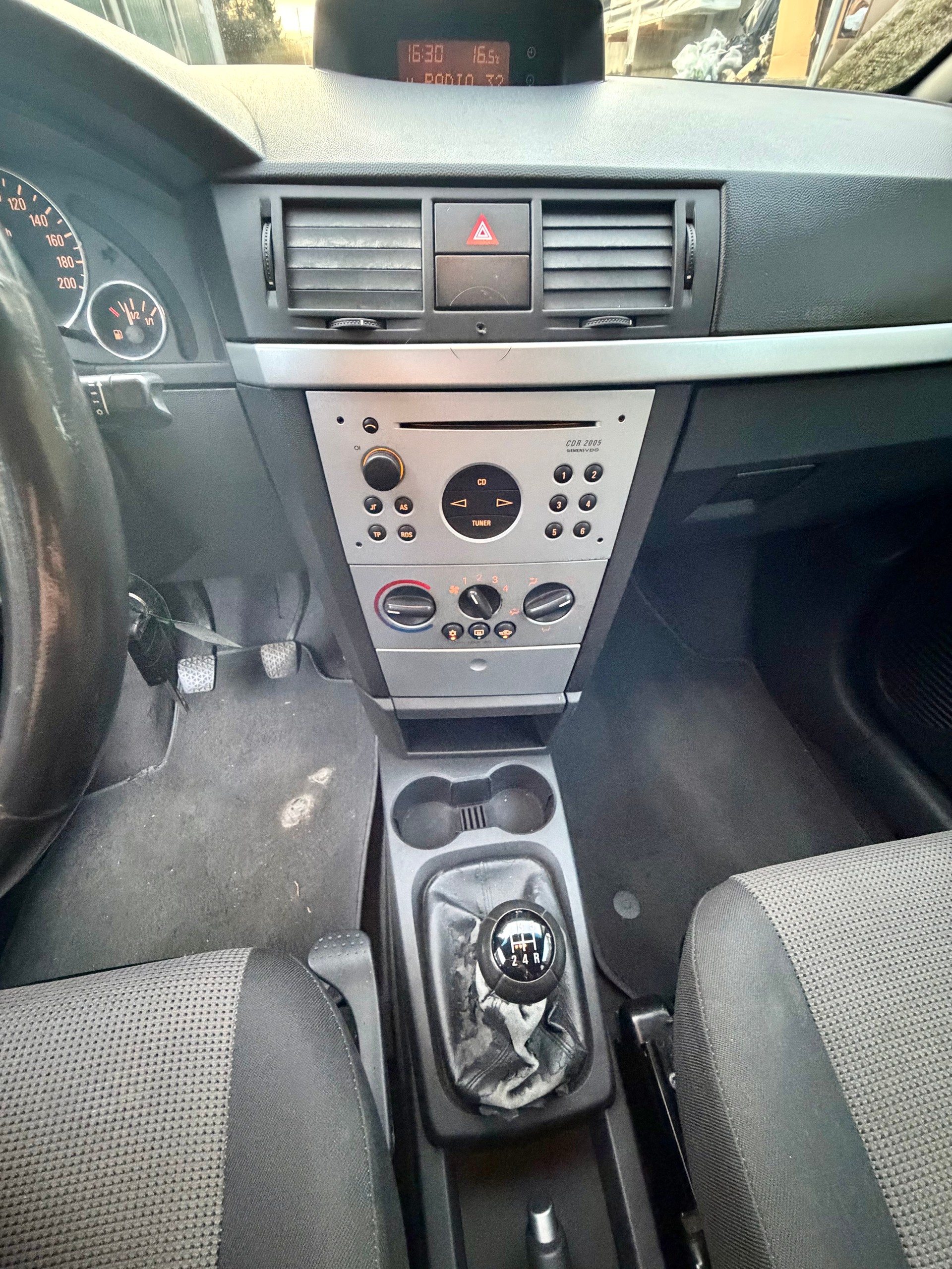 OPEL Meriva 1.7 CDTi Essentia-image-13