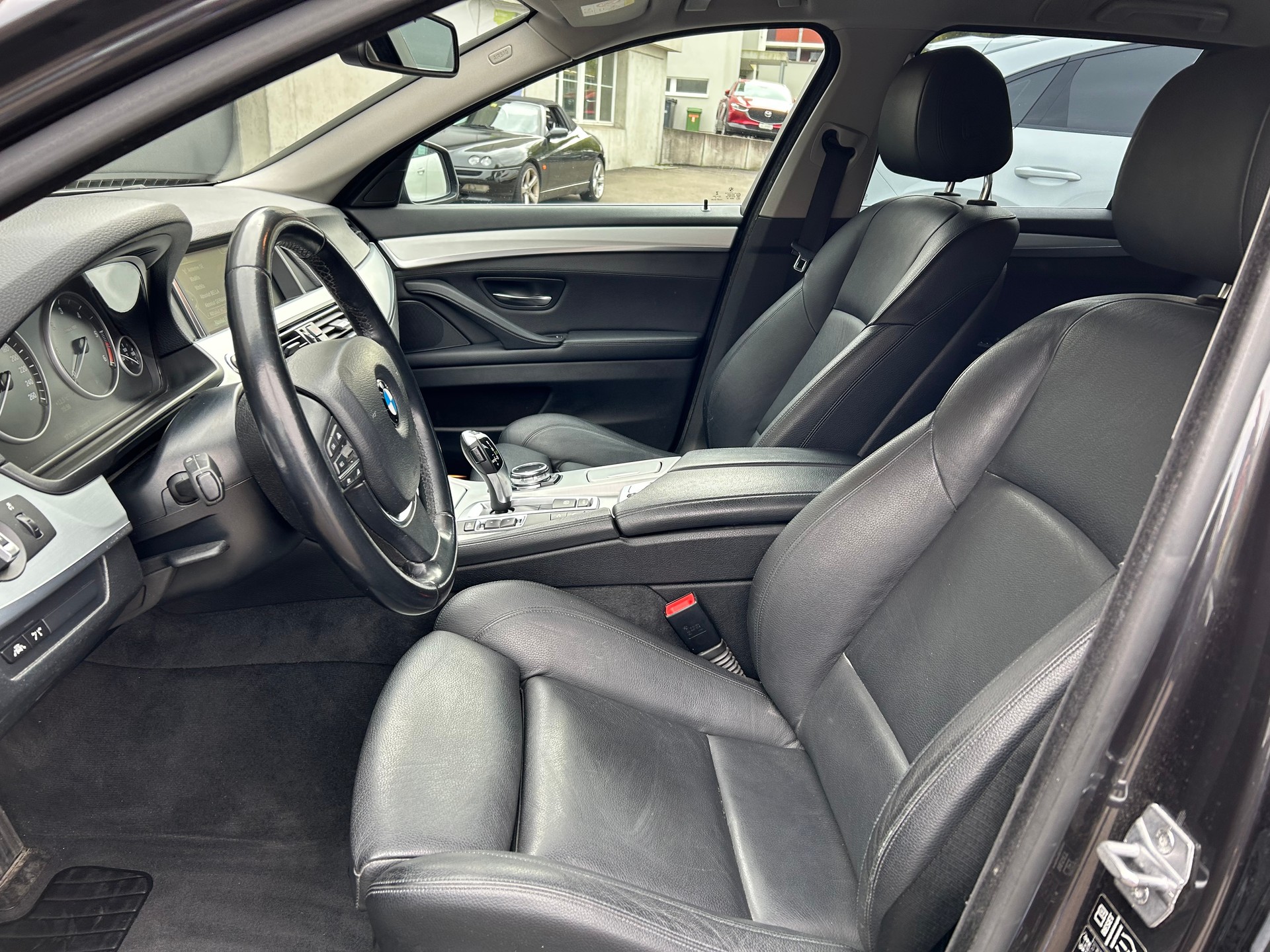 BMW 520xd Touring Steptronic-image-8