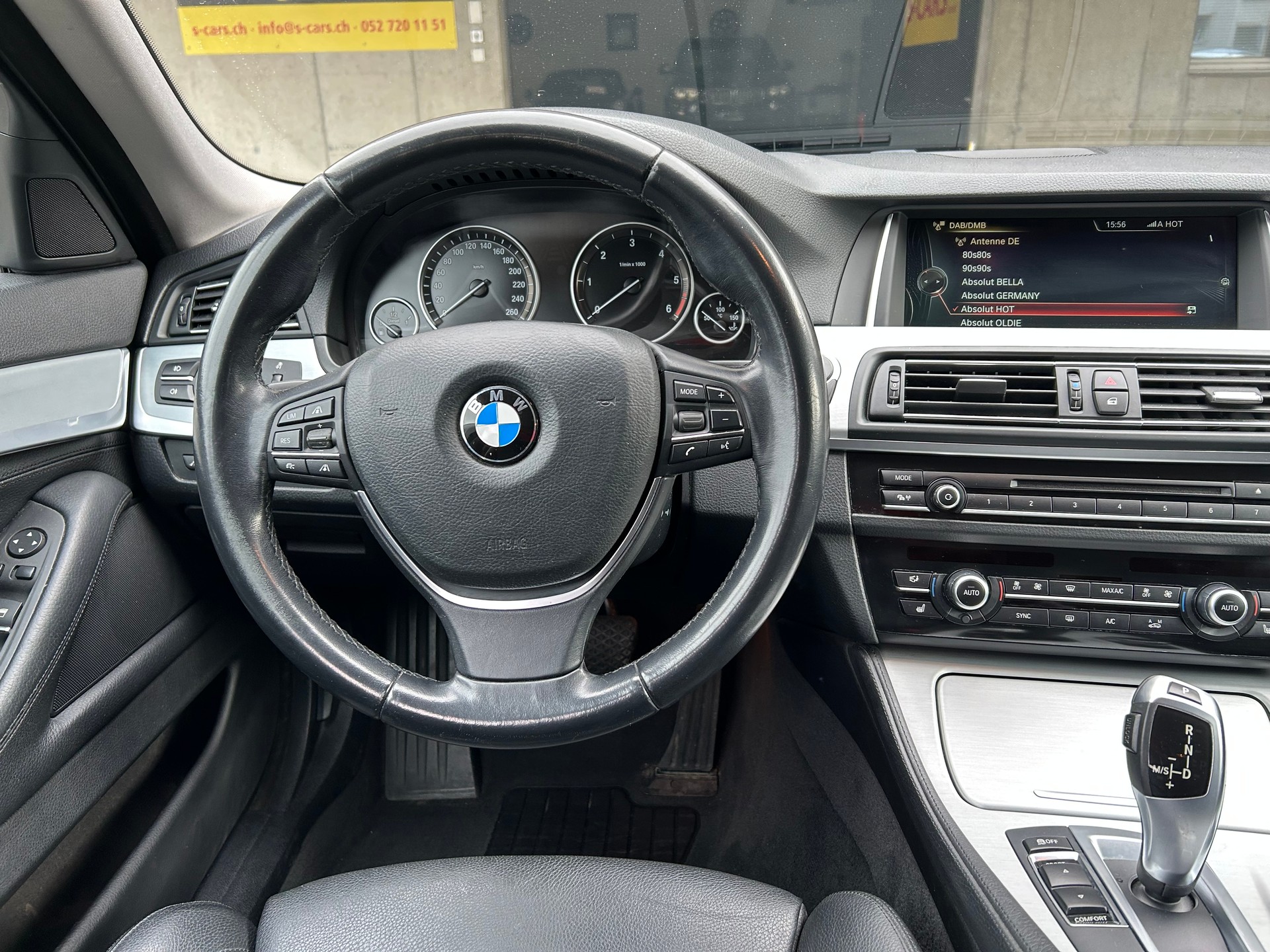 BMW 520xd Touring Steptronic-image-12