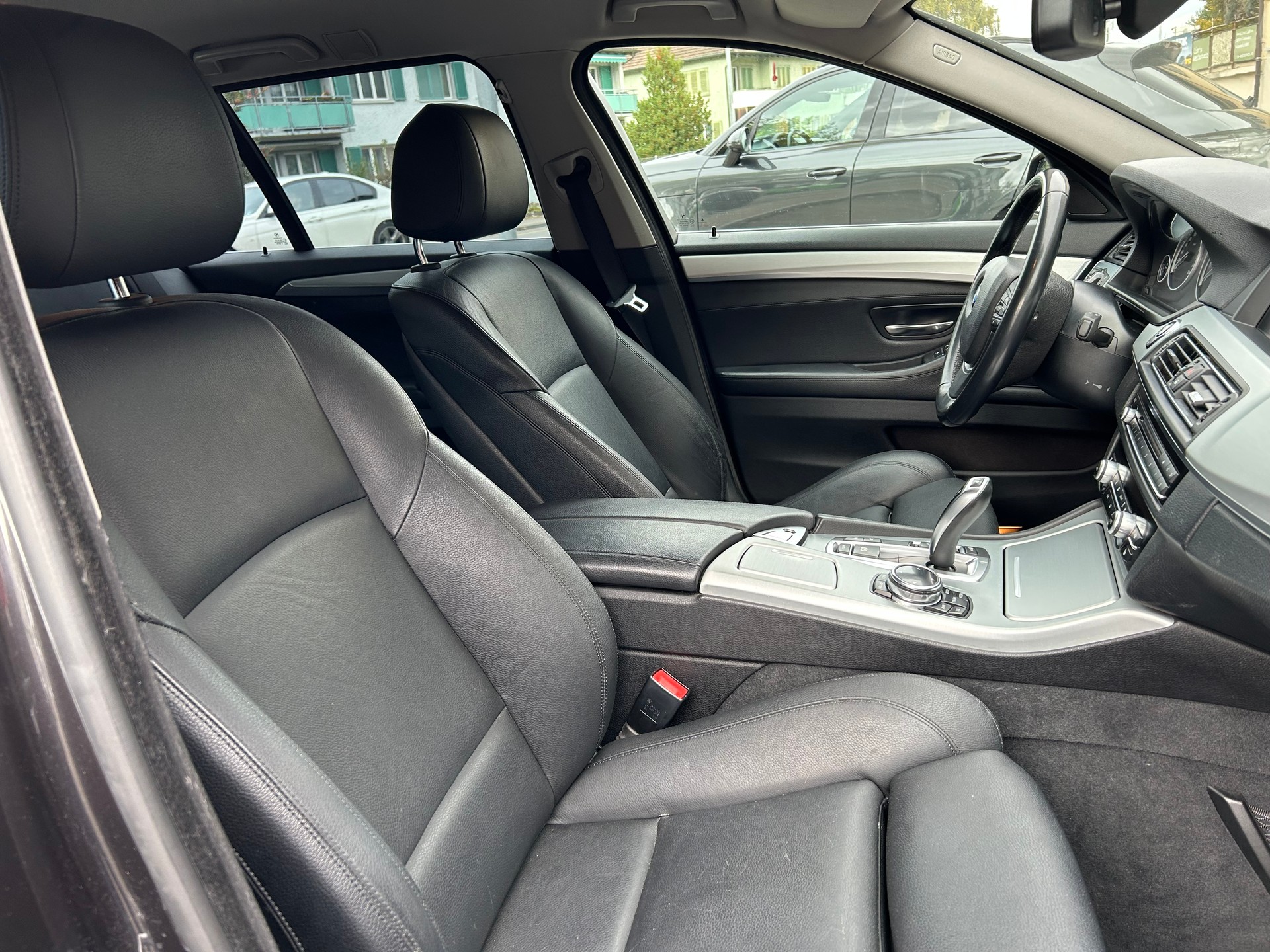 BMW 520xd Touring Steptronic-image-13