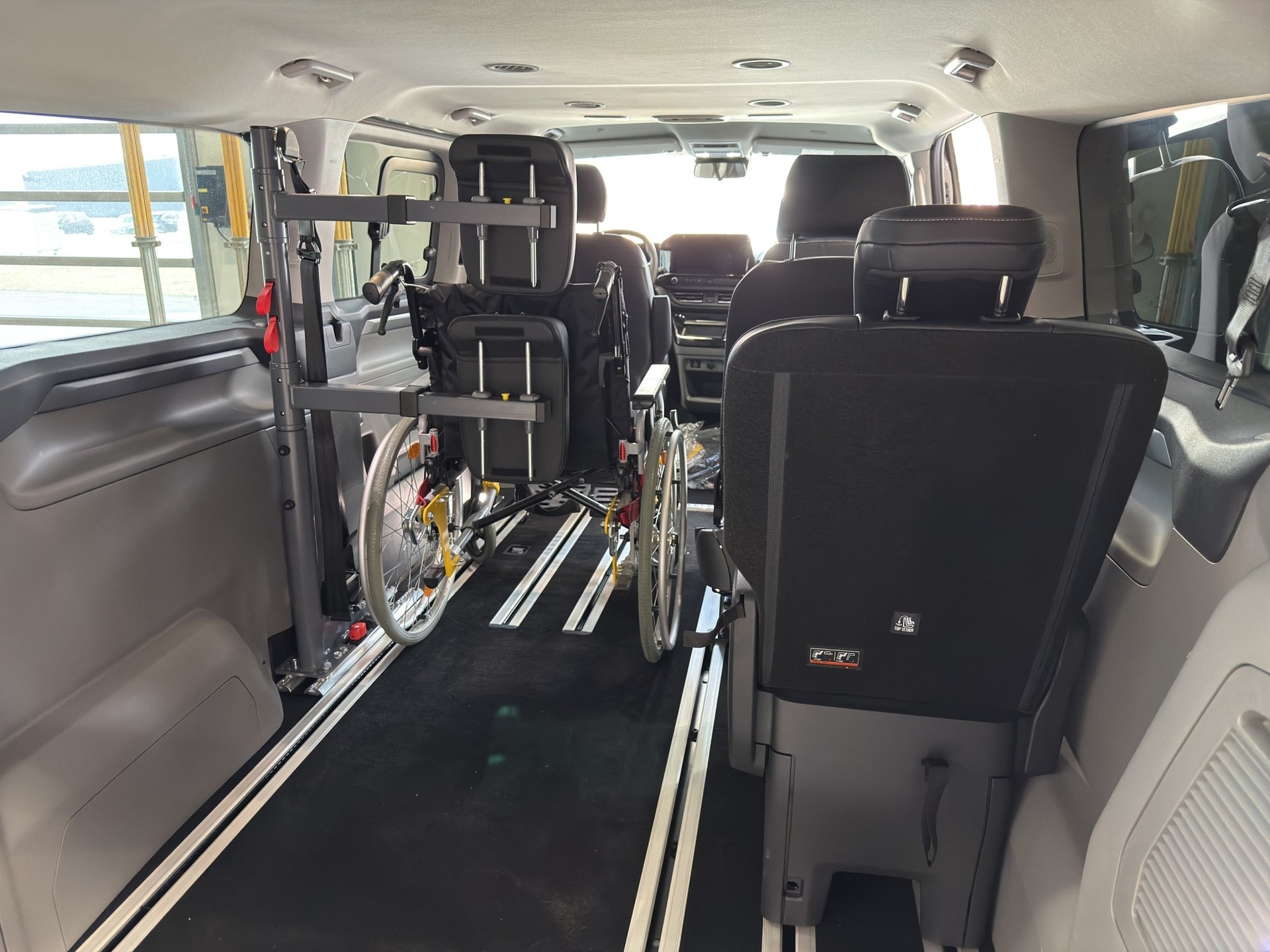 FORD Tourneo Bus 320 L2H1 Titanium Automat 4x4-showroom-element-1