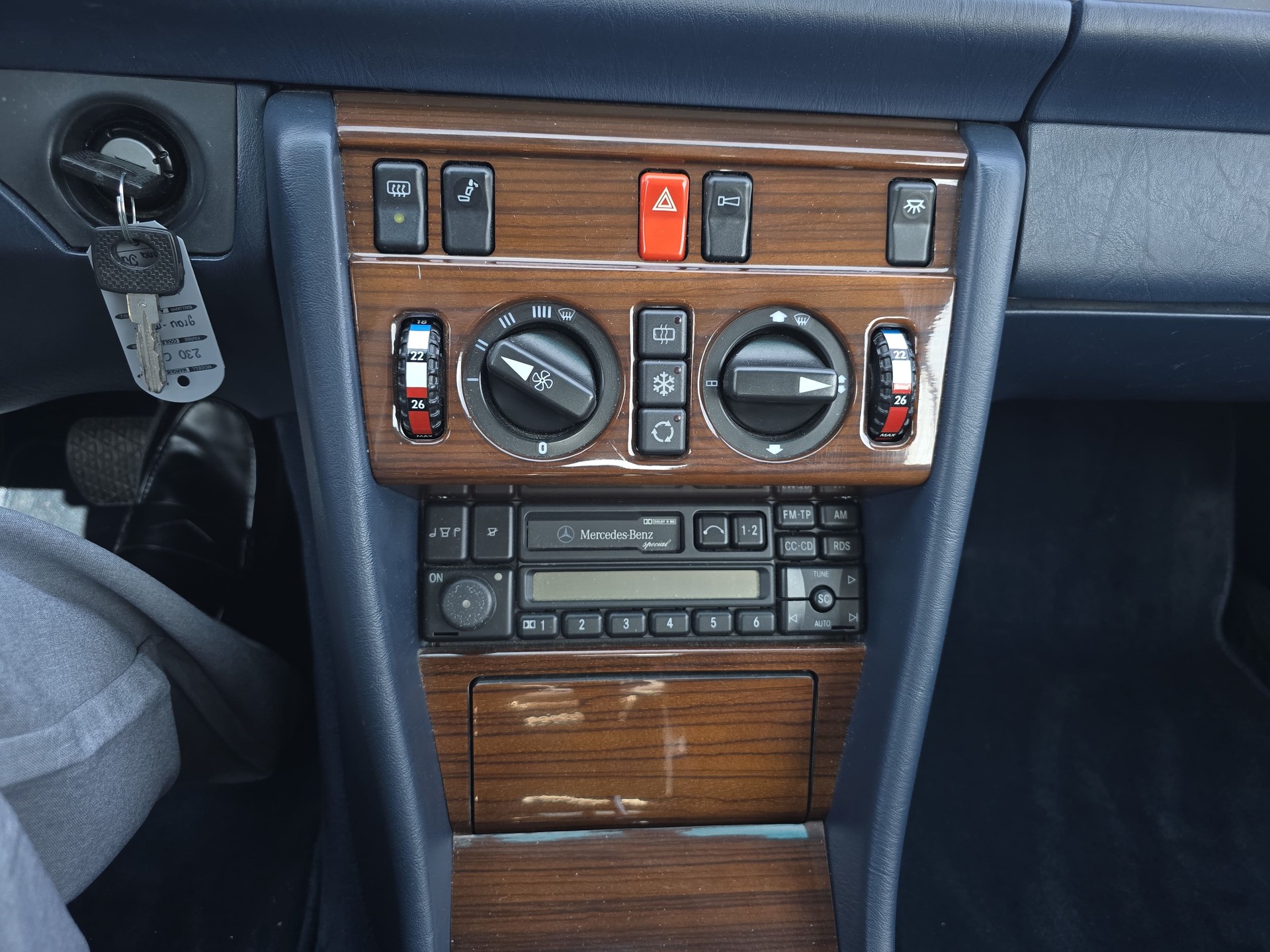 MERCEDES-BENZ 230-image-12