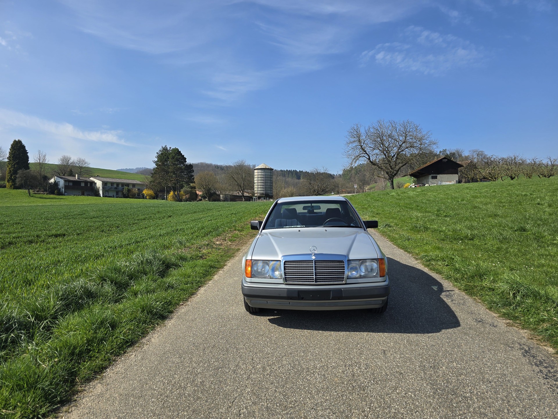 MERCEDES-BENZ 230-showroom-element-2