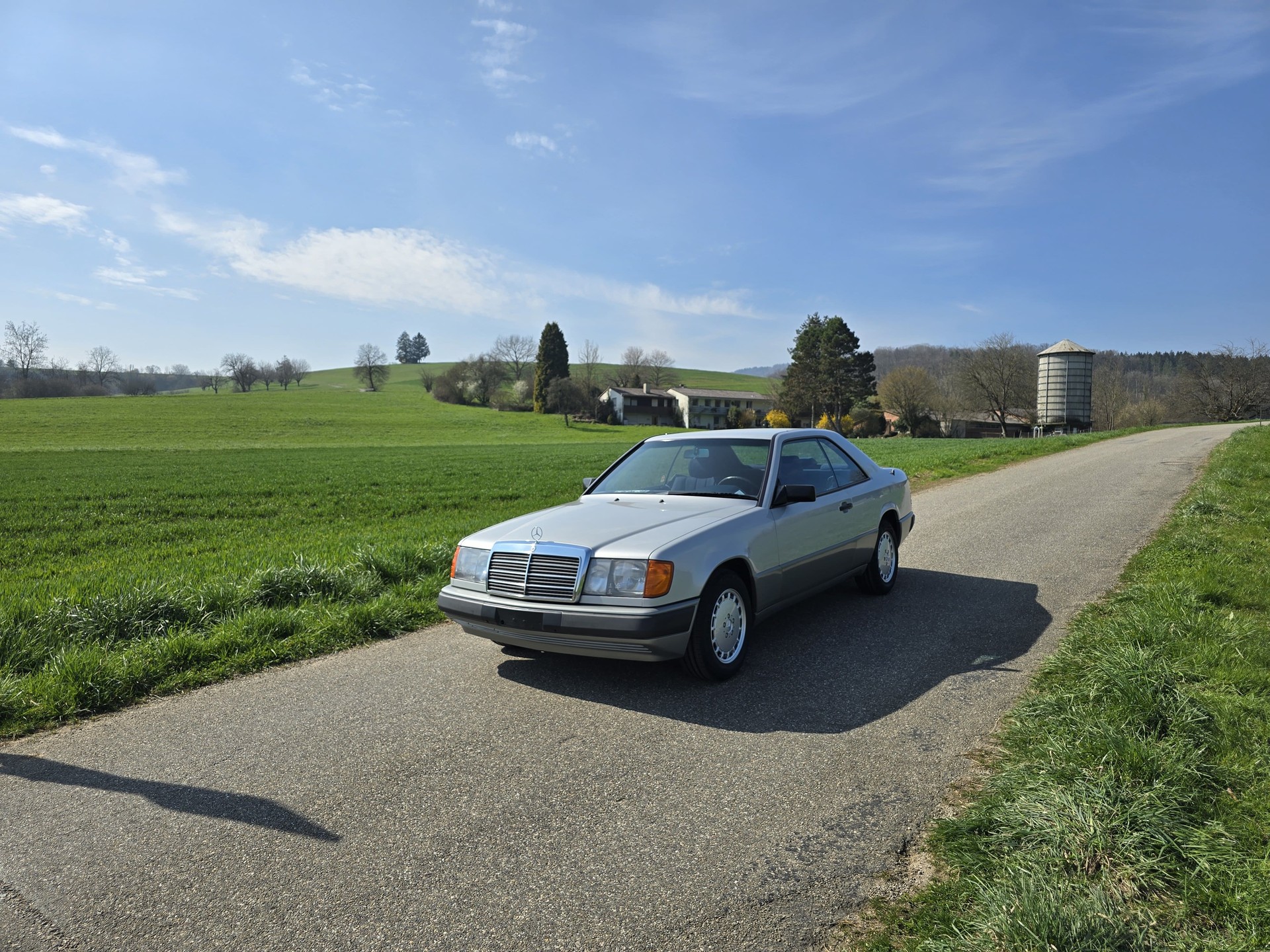 MERCEDES-BENZ 230-showroom-element-1