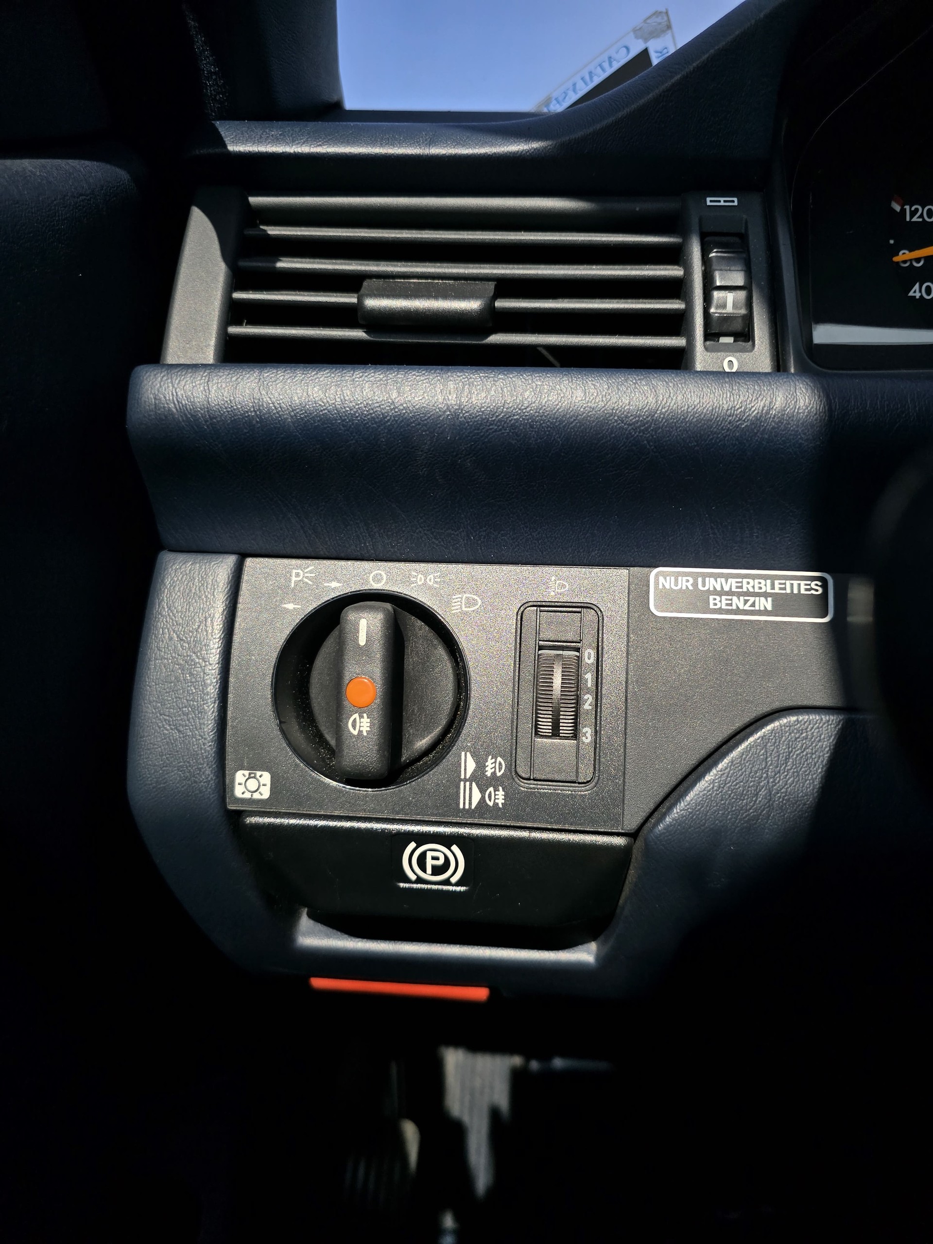 MERCEDES-BENZ 230-image-14
