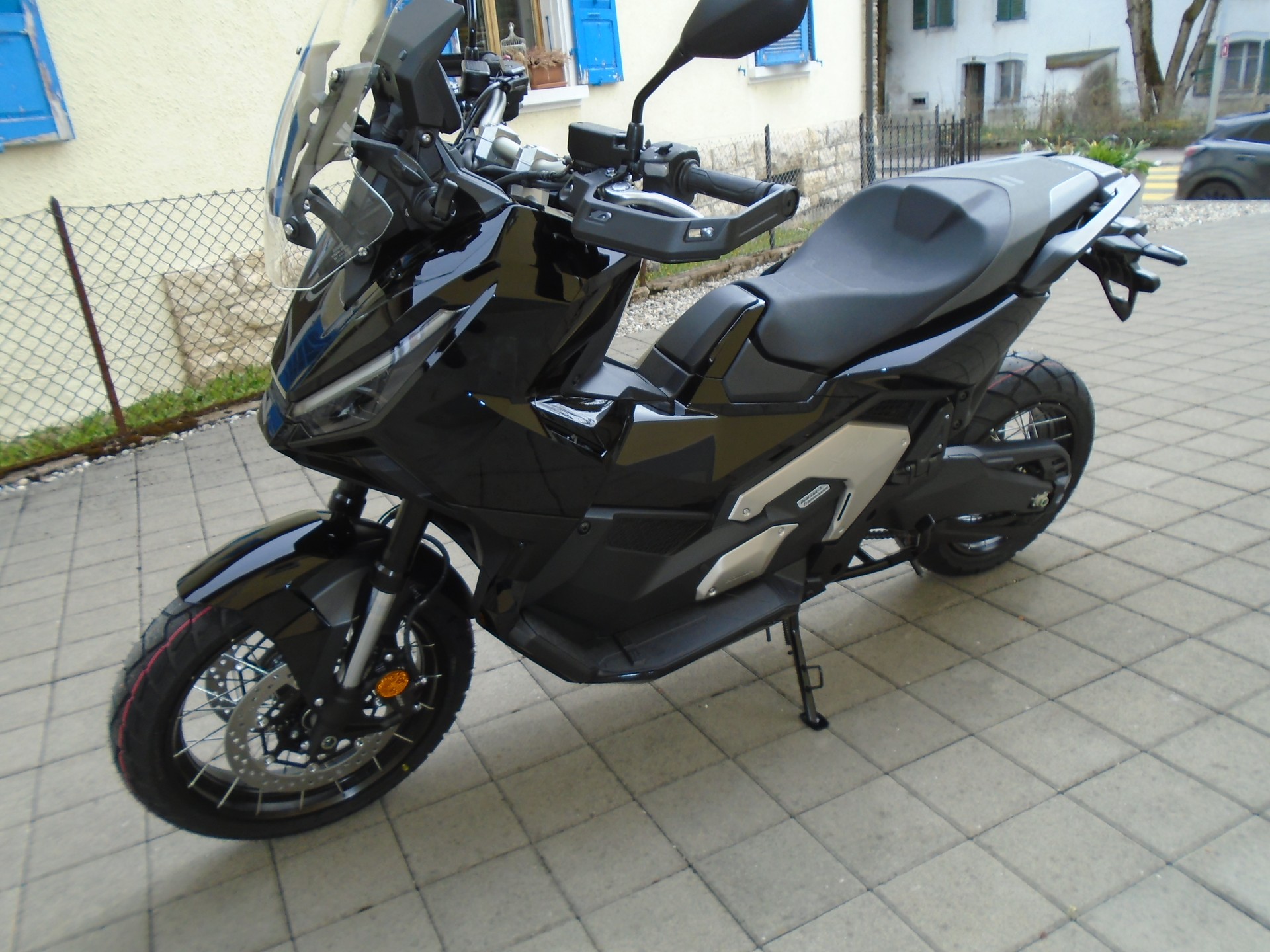 HONDA X-ADV 750-image-1