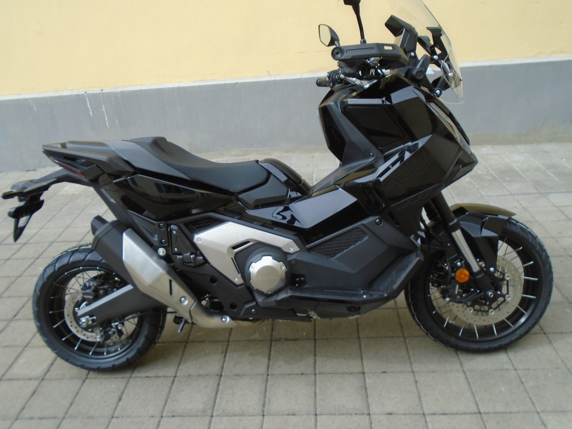 HONDA X-ADV 750