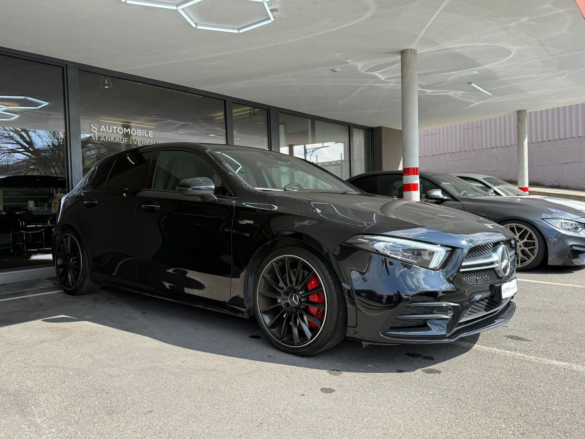 MERCEDES-BENZ A 35 AMG 4Matic Speedshift *CH-Fahrzeug* *Burmester* *AMG Lenkrad Tasten*-showroom-element-2