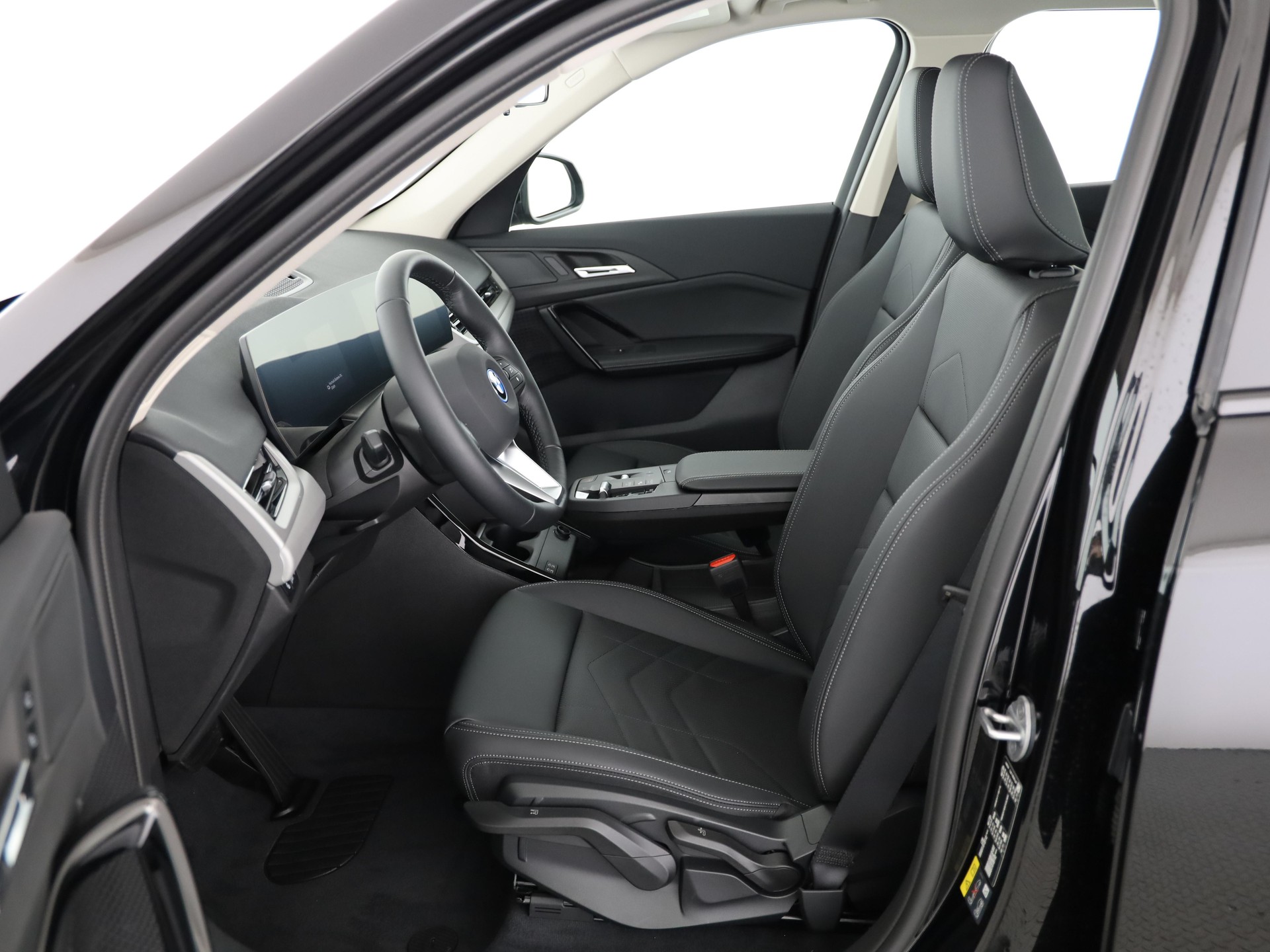 BMW iX1 30 xDrive-showroom-element-3