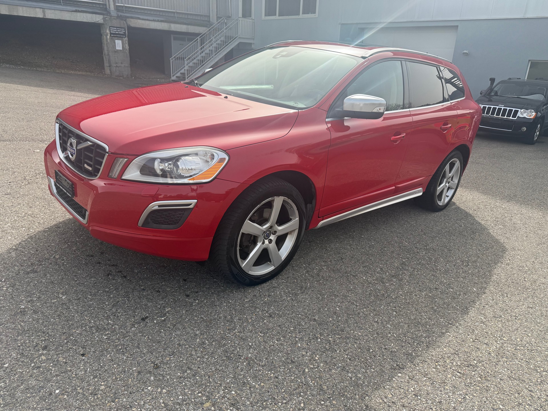 VOLVO XC60 T6 AWD R-Design Geartronic-image-2