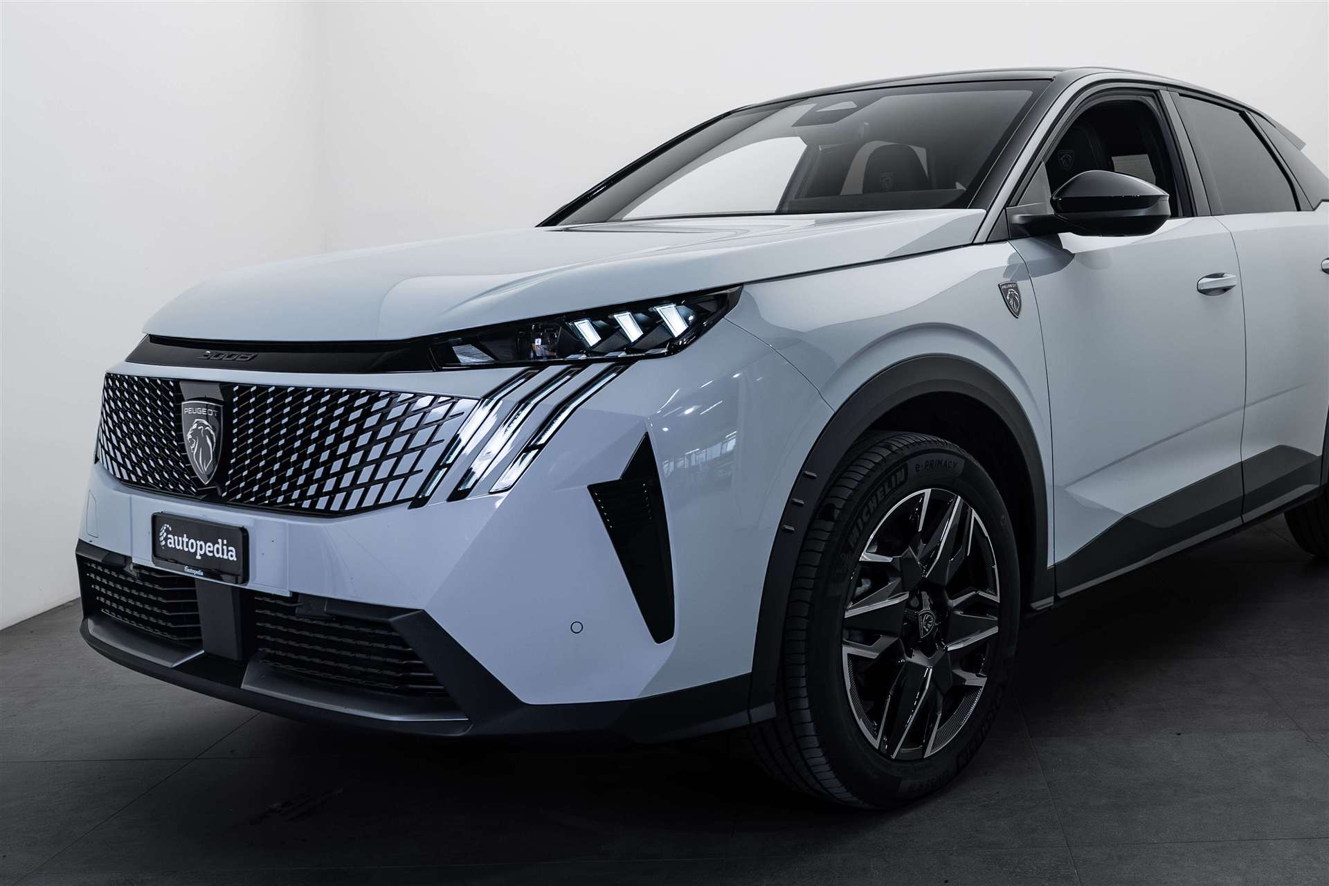 PEUGEOT 3008 136 e-DCS6 Hybrid GT-showroom-element-1