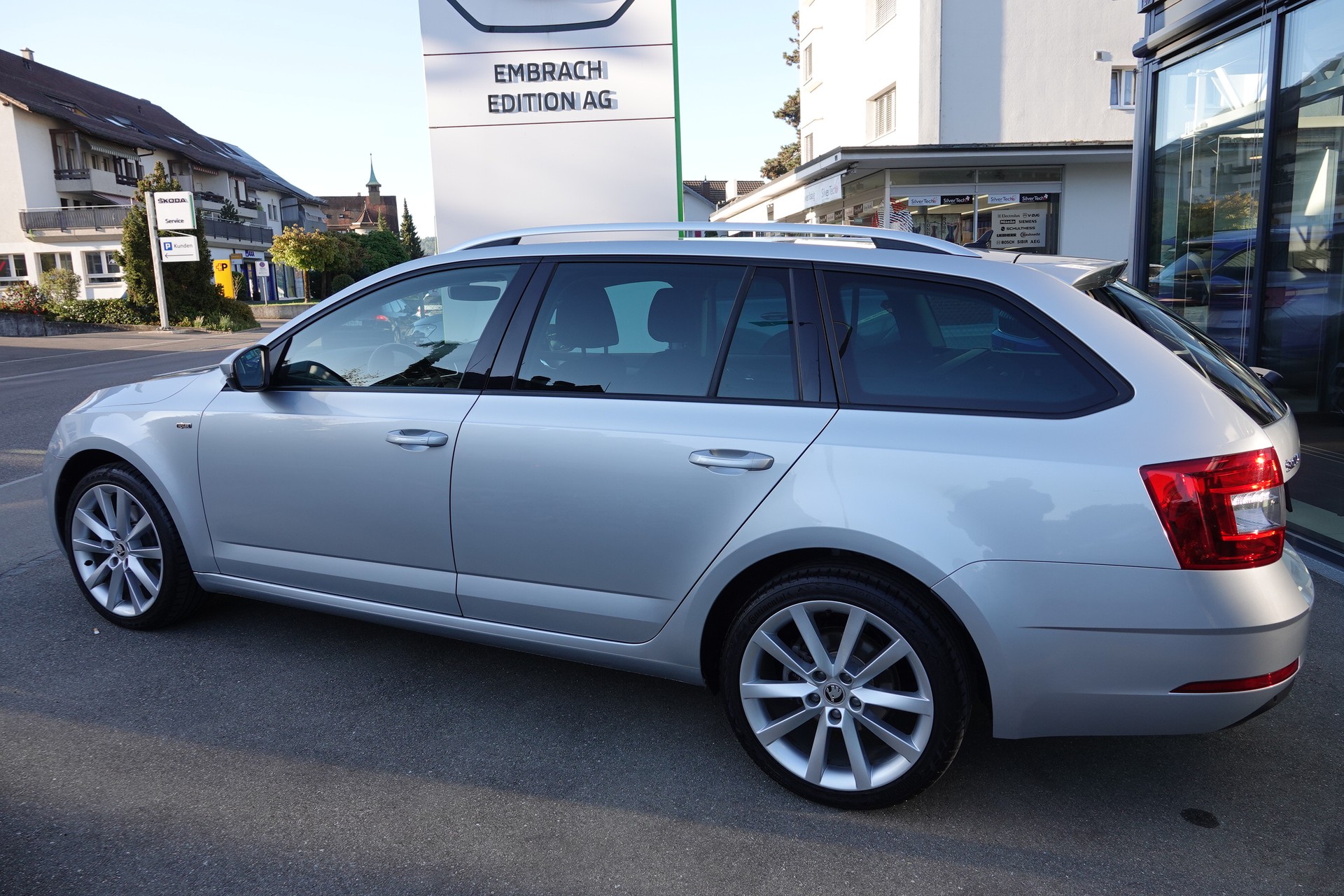 SKODA Octavia Combi 2.0 TSI Soleil 4x4 DSG-image-5