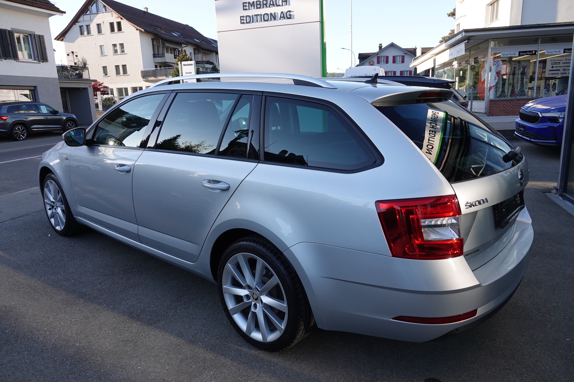 SKODA Octavia Combi 2.0 TSI Soleil 4x4 DSG-image-6