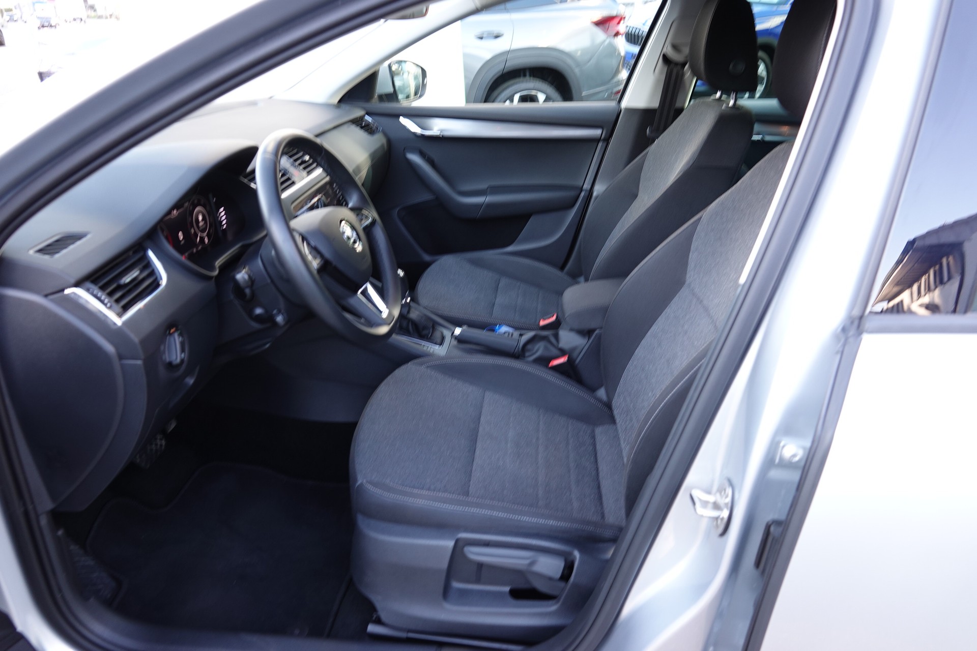 SKODA Octavia Combi 2.0 TSI Soleil 4x4 DSG-image-14