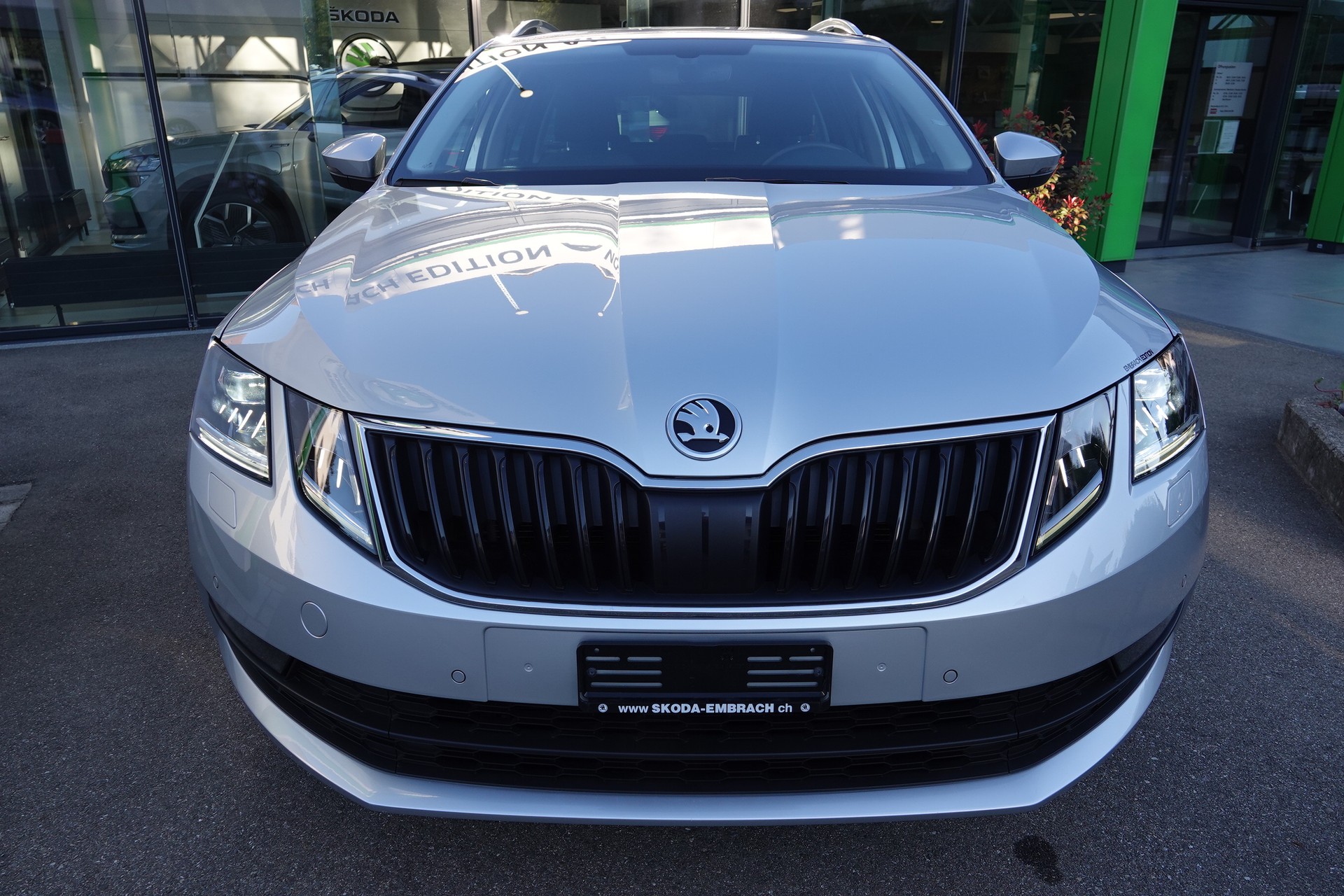 SKODA Octavia Combi 2.0 TSI Soleil 4x4 DSG-showroom-element-1