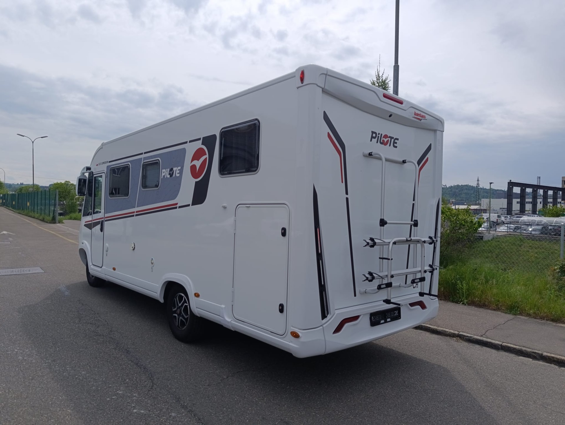 PILOTE Expression G690H***VOLLAUSSTATTUNG***NEUWERTIG***TOP-PREIS***9 Gang Automatik- Getriebe*Solar*Truma Gas und Stromheizung*-showroom-element-2