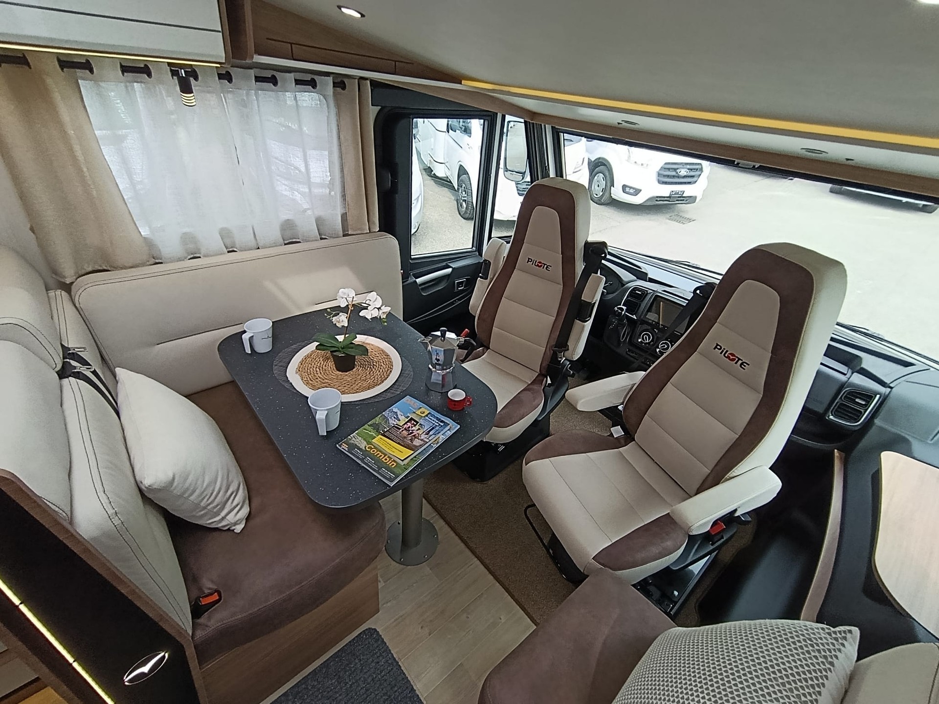 PILOTE Expression G690H***VOLLAUSSTATTUNG***NEUWERTIG***TOP-PREIS***9 Gang Automatik- Getriebe*Solar*Truma Gas und Stromheizung*-image-16