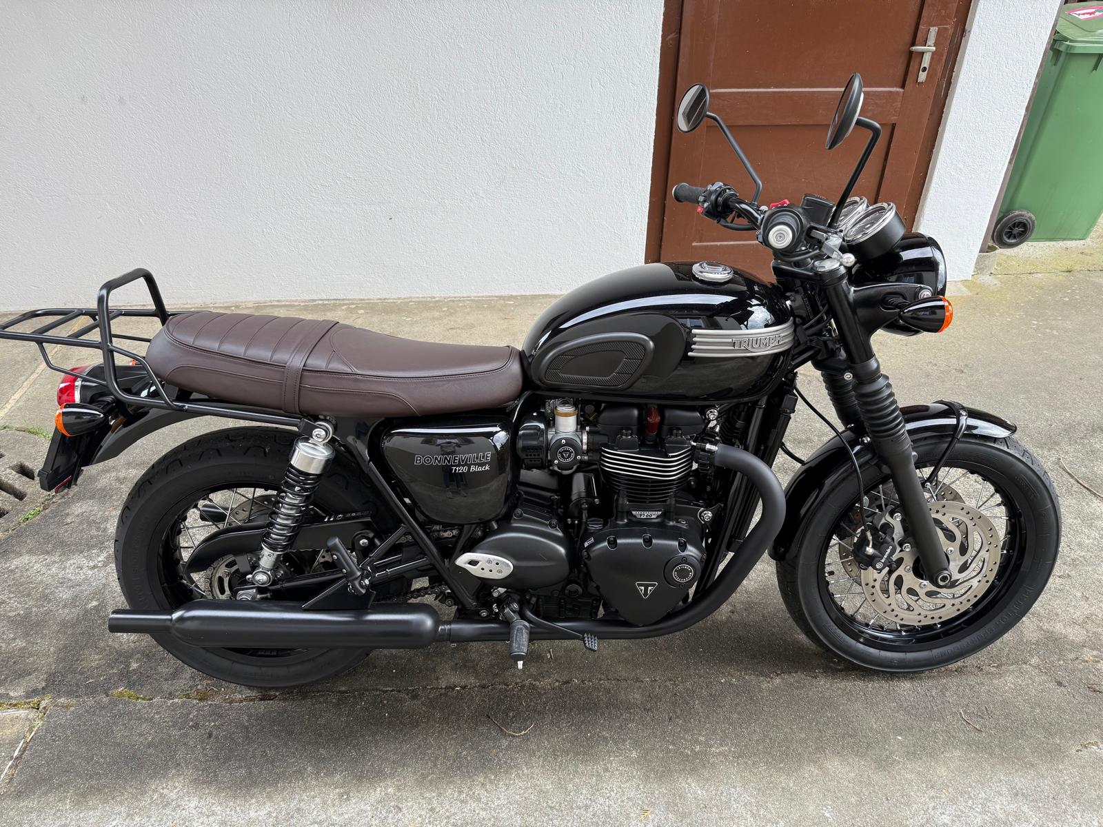 TRIUMPH Bonneville T120 Black-image-1