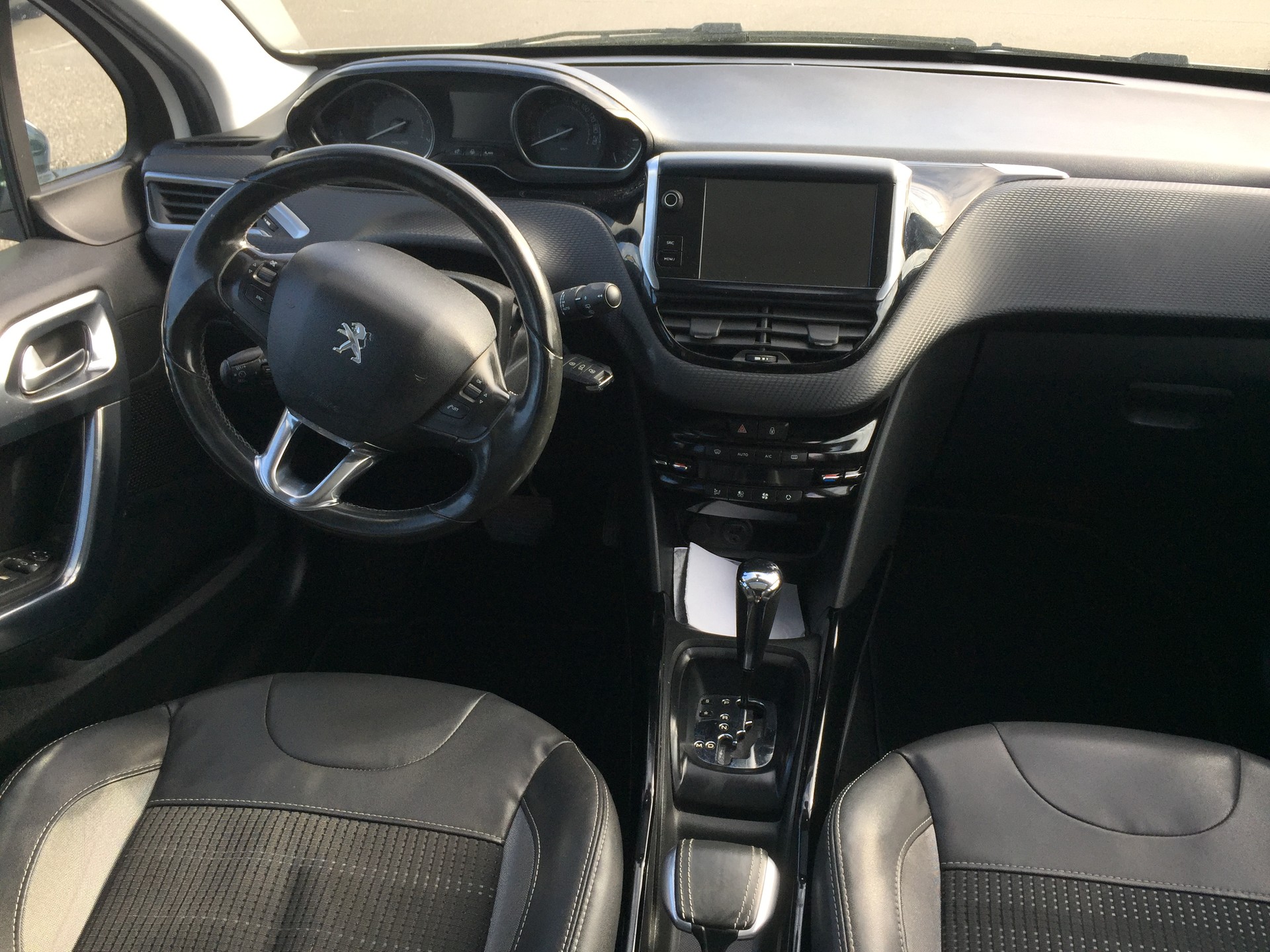 PEUGEOT 2008 1.6 VTI Allure Automatic-image-6