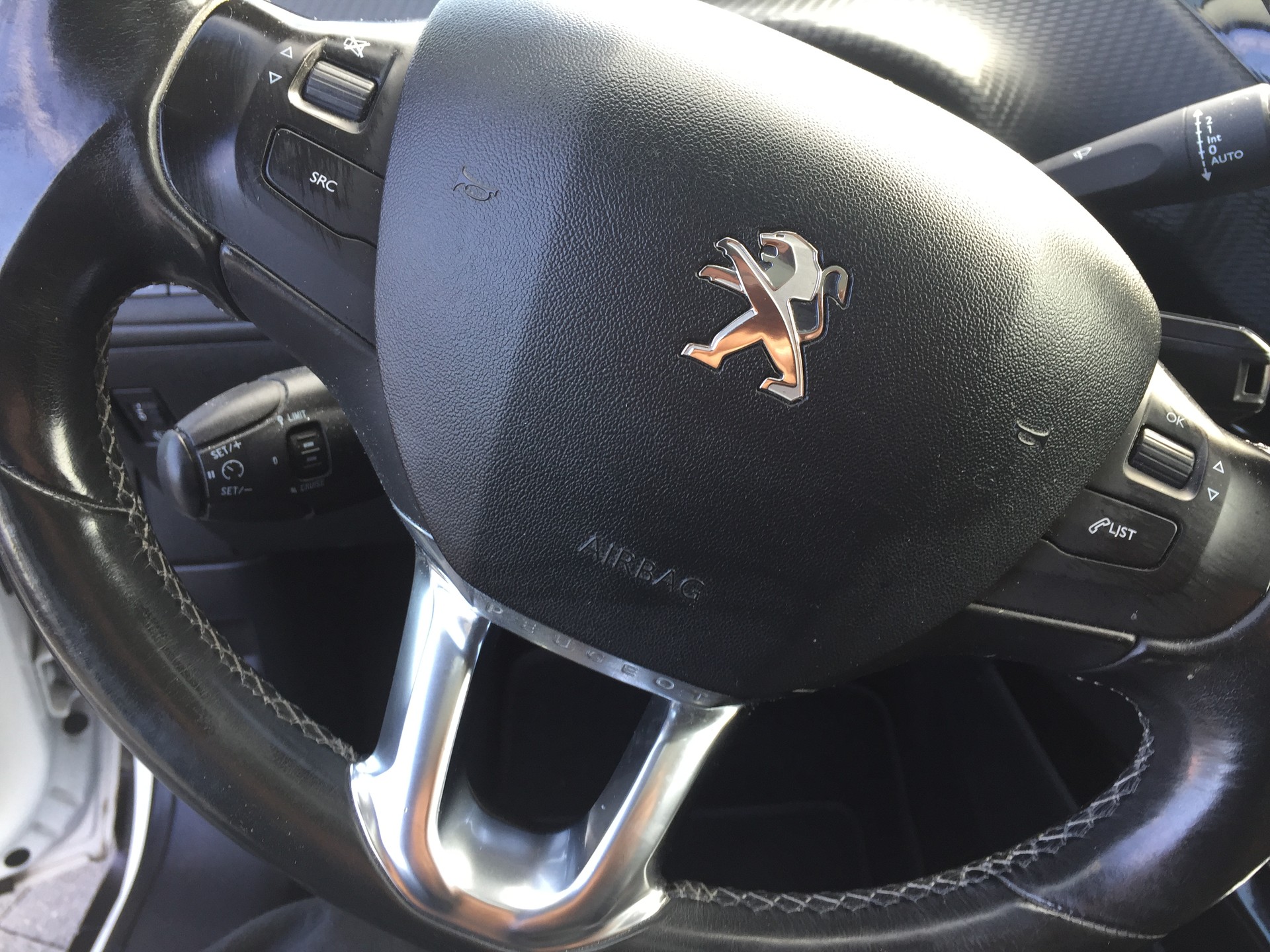 PEUGEOT 2008 1.6 VTI Allure Automatic-image-14