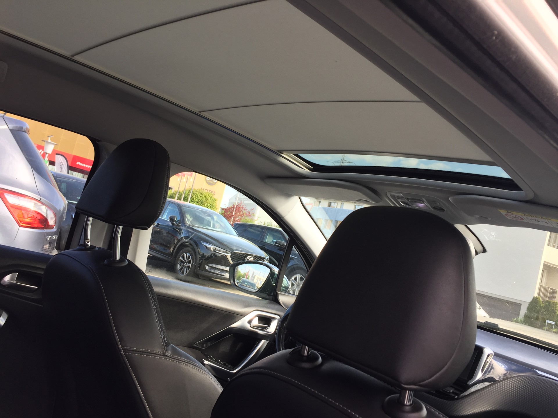 PEUGEOT 2008 1.6 VTI Allure Automatic-image-7