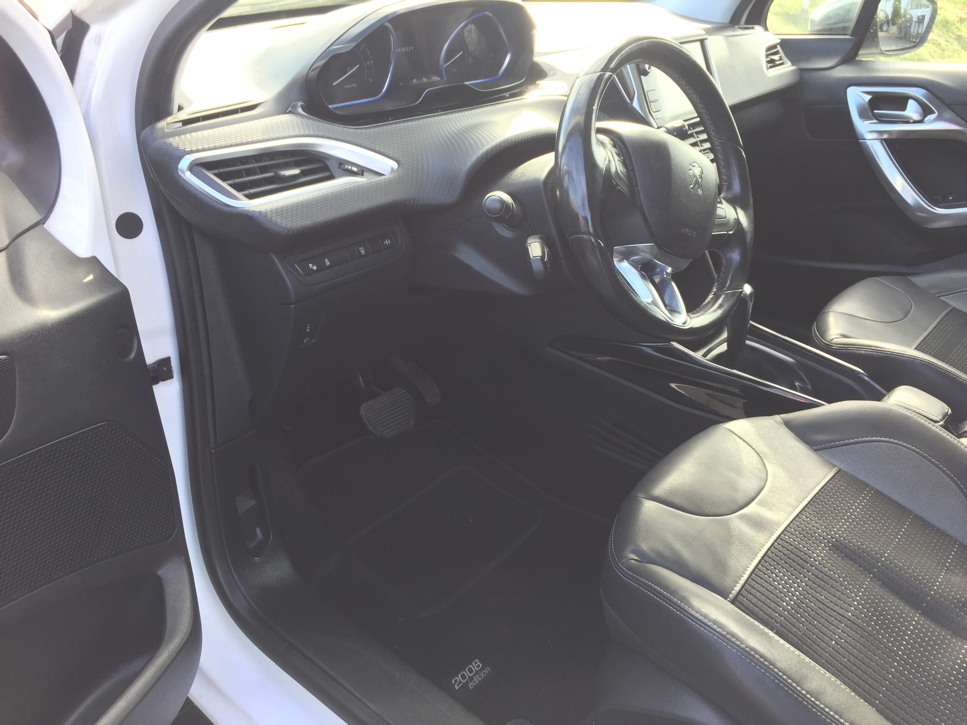 PEUGEOT 2008 1.6 VTI Allure Automatic-image-10