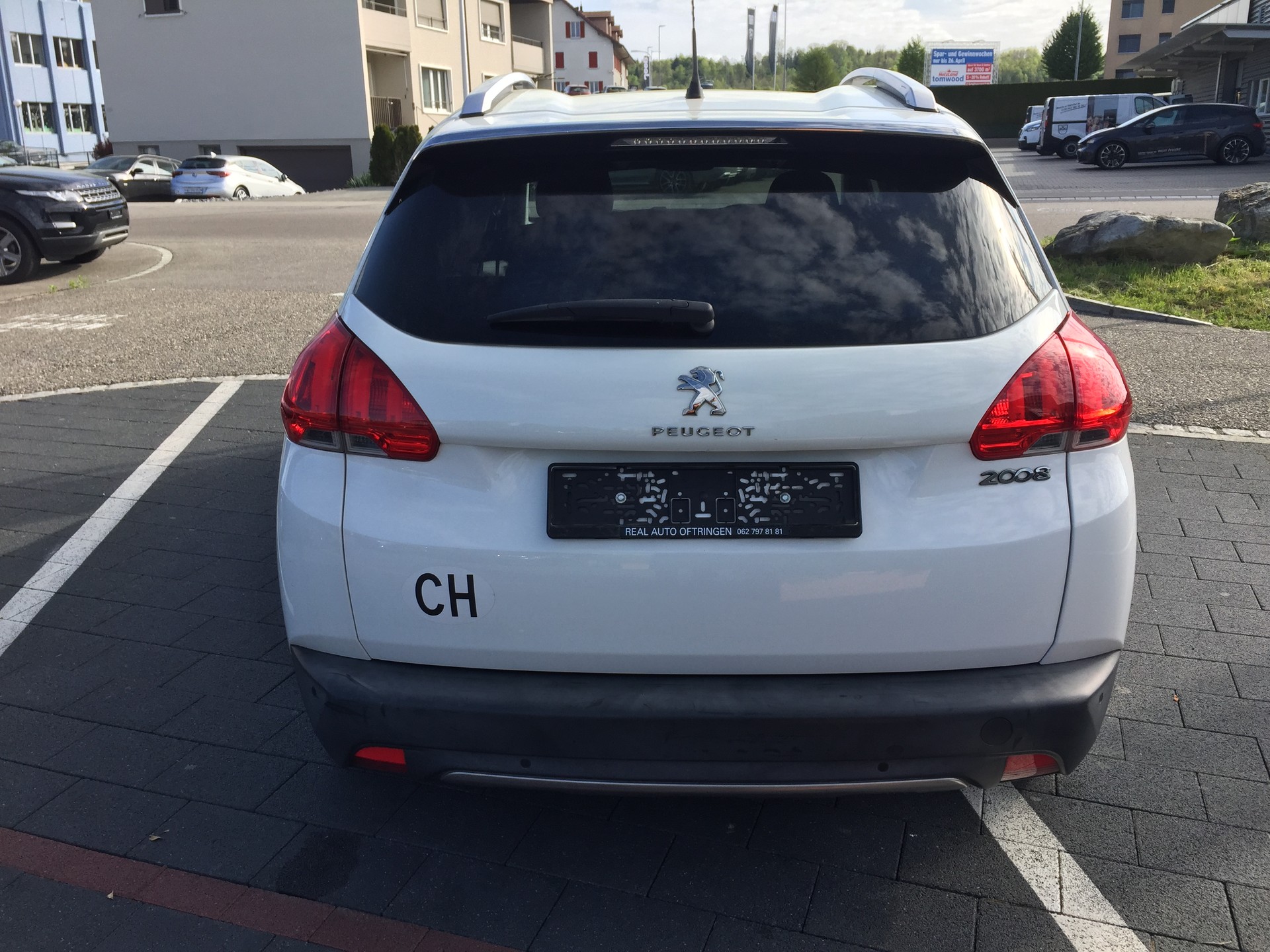 PEUGEOT 2008 1.6 VTI Allure Automatic-image-3