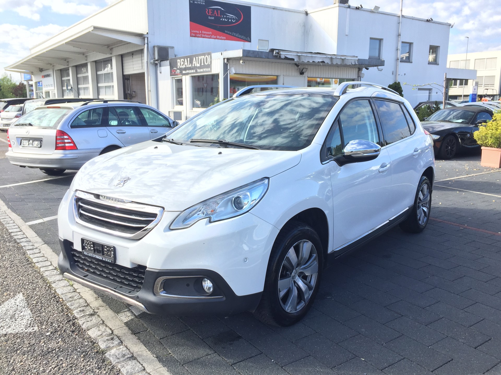 PEUGEOT 2008 1.6 VTI Allure Automatic-image-1