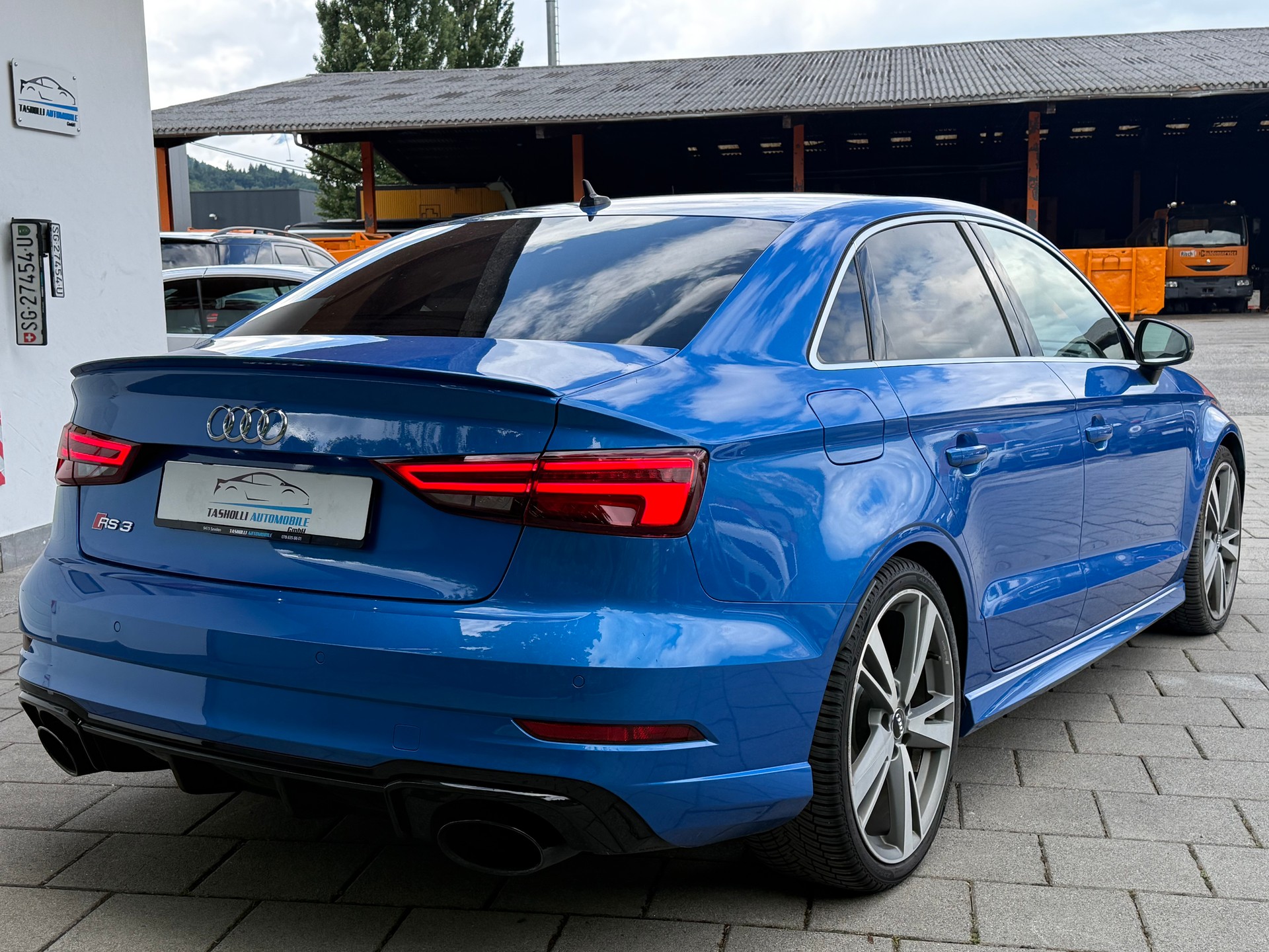 AUDI RS3 Sedan-image-6