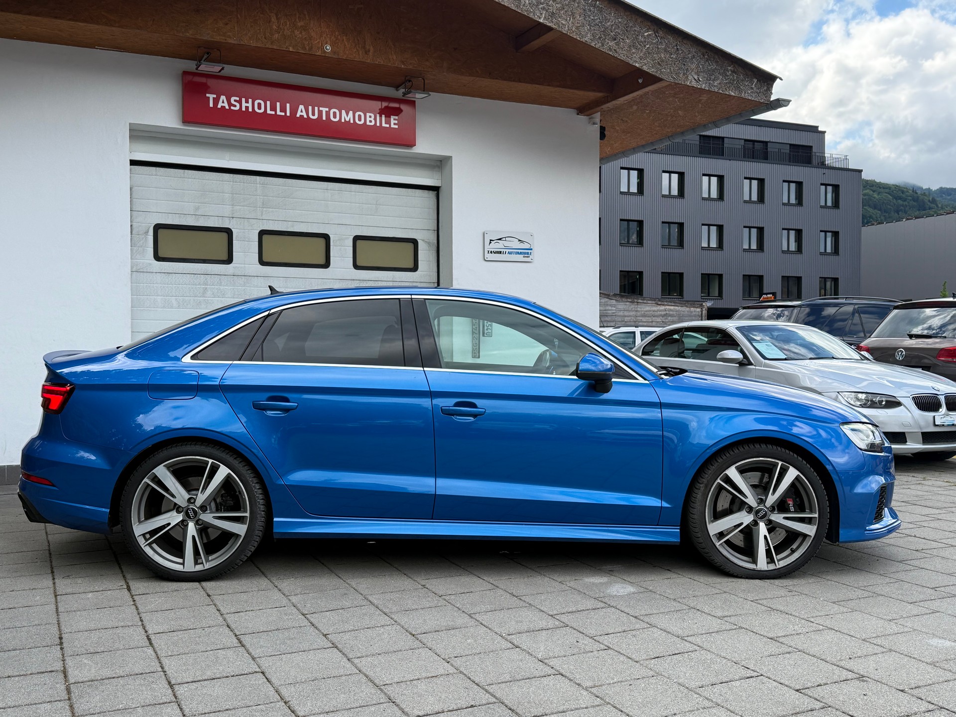 AUDI RS3 Sedan-image-7