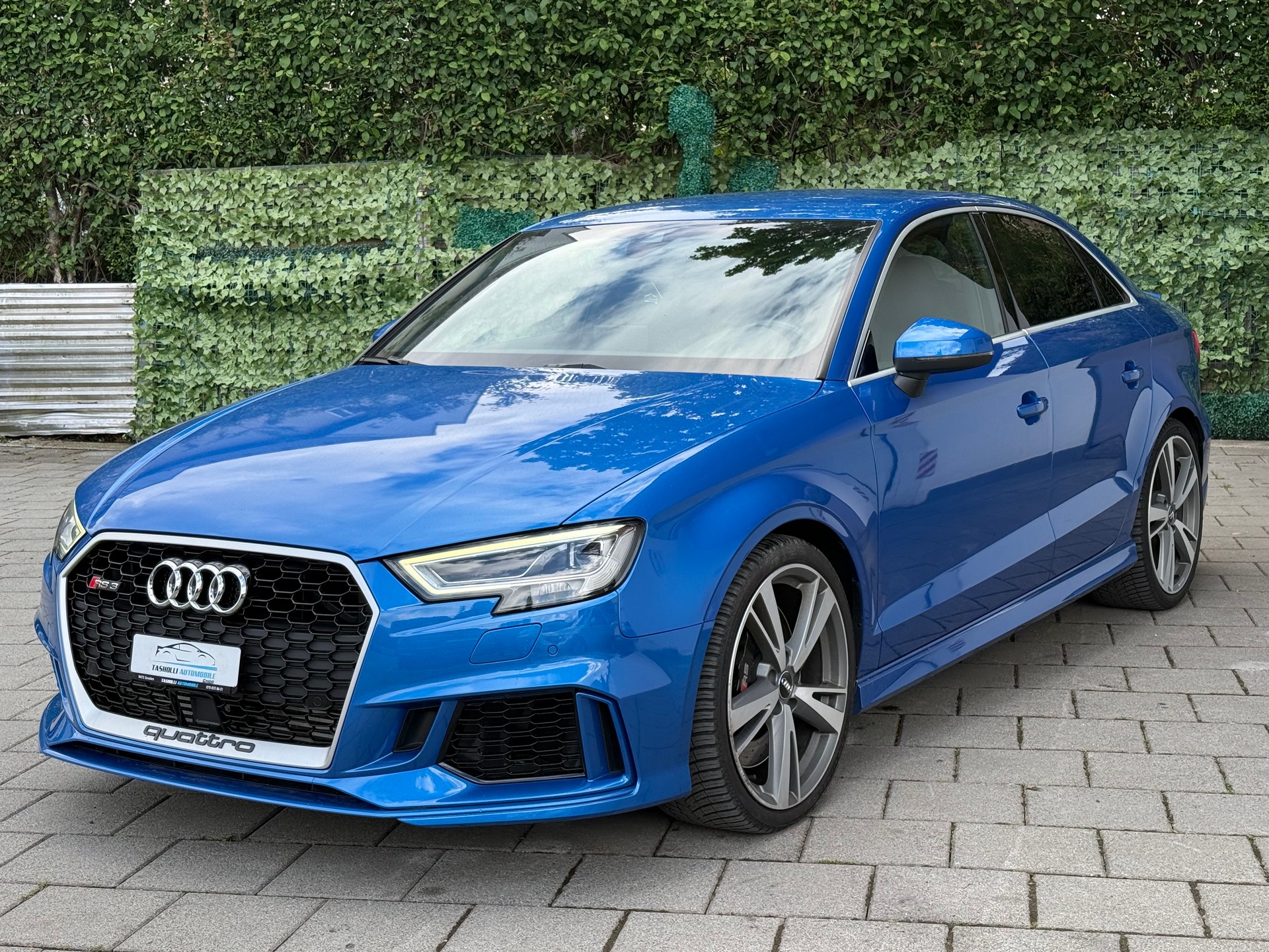 AUDI RS3 Sedan-image-2