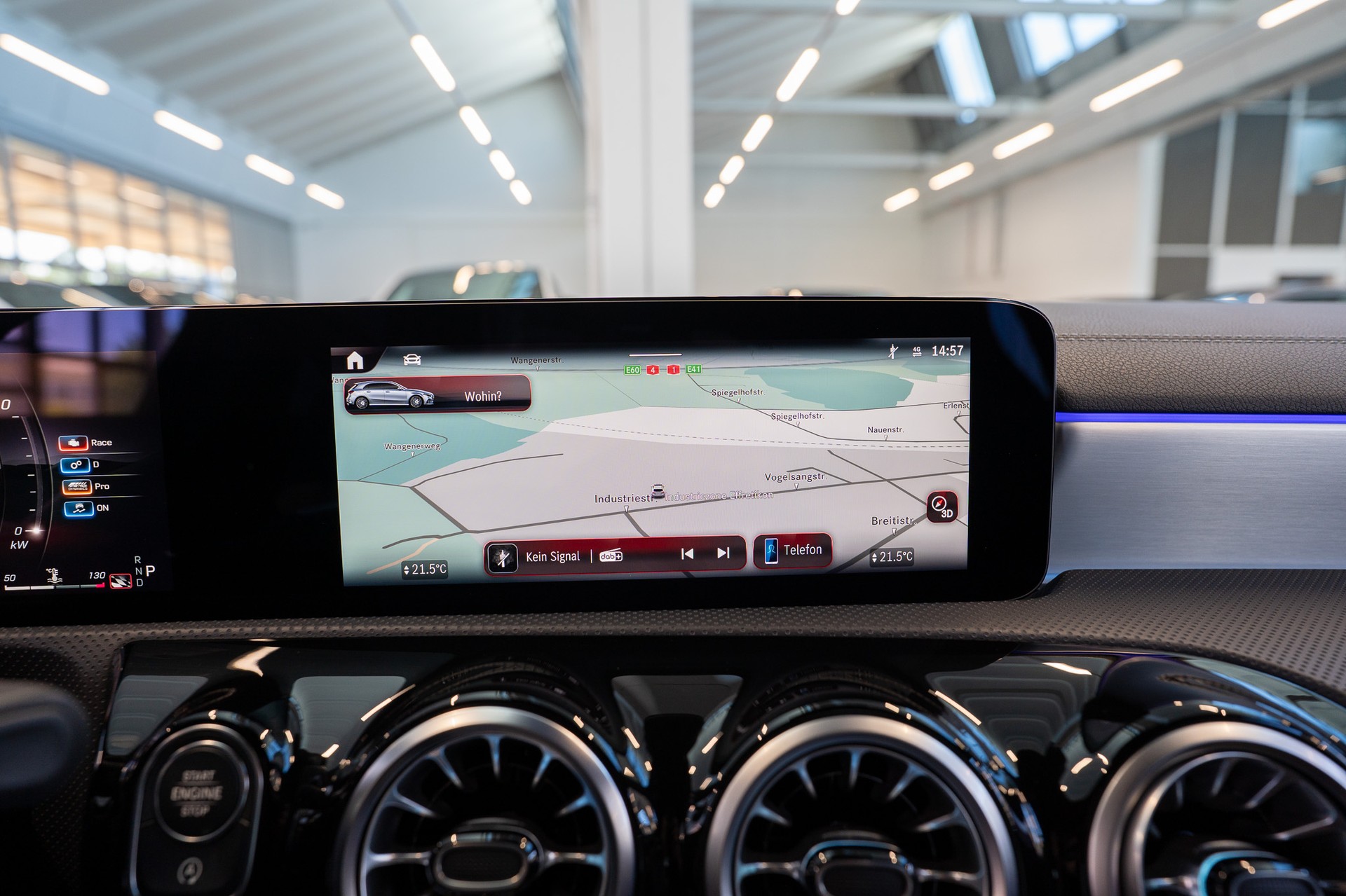 MERCEDES-BENZ A 45 S AMG 4matic+ / Burmester / Ambiente-beleuchtung / Alcantara-Lenkrad-image-19