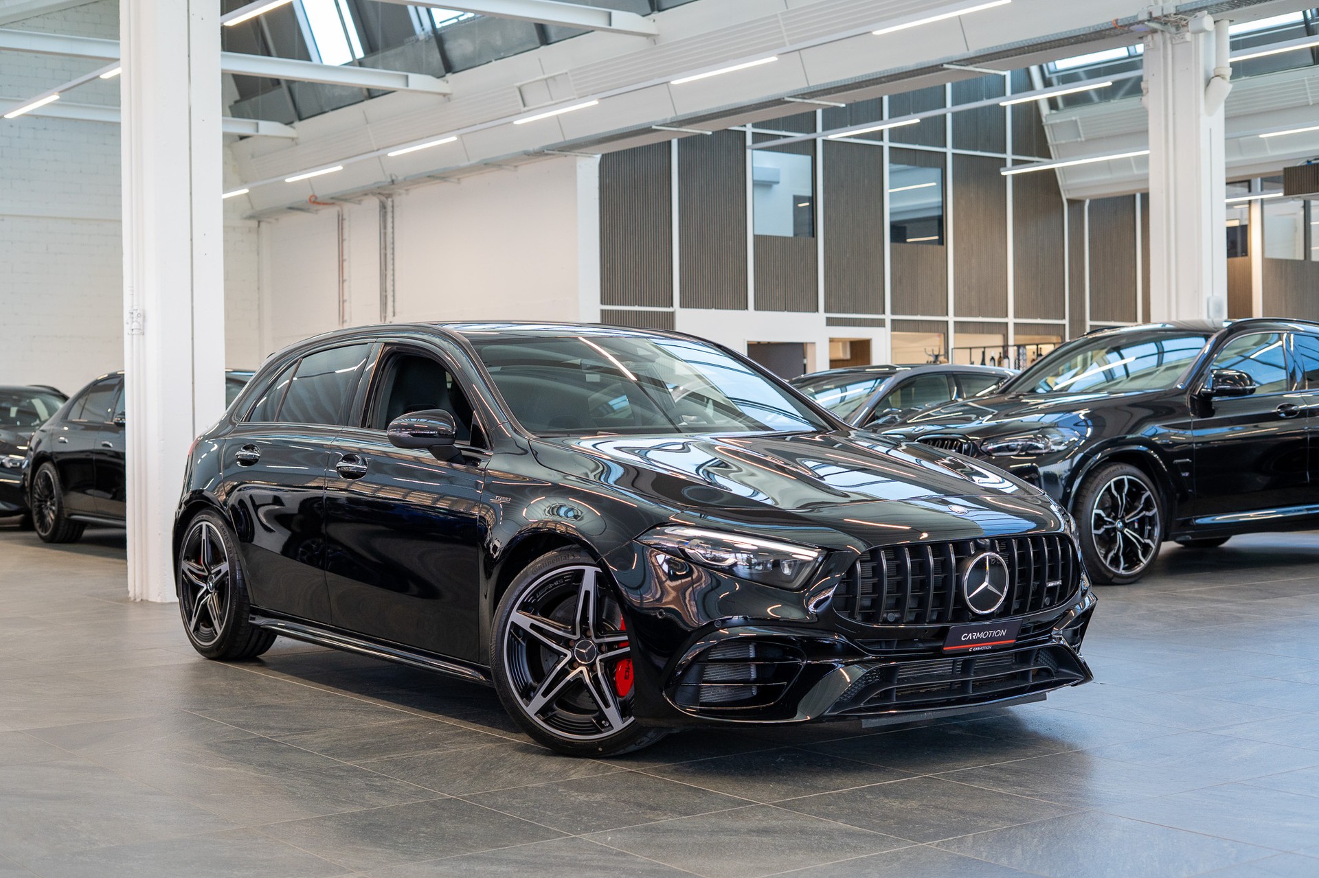 MERCEDES-BENZ A 45 S AMG 4matic+ / Burmester / Ambiente-beleuchtung / Alcantara-Lenkrad-showroom-element-2