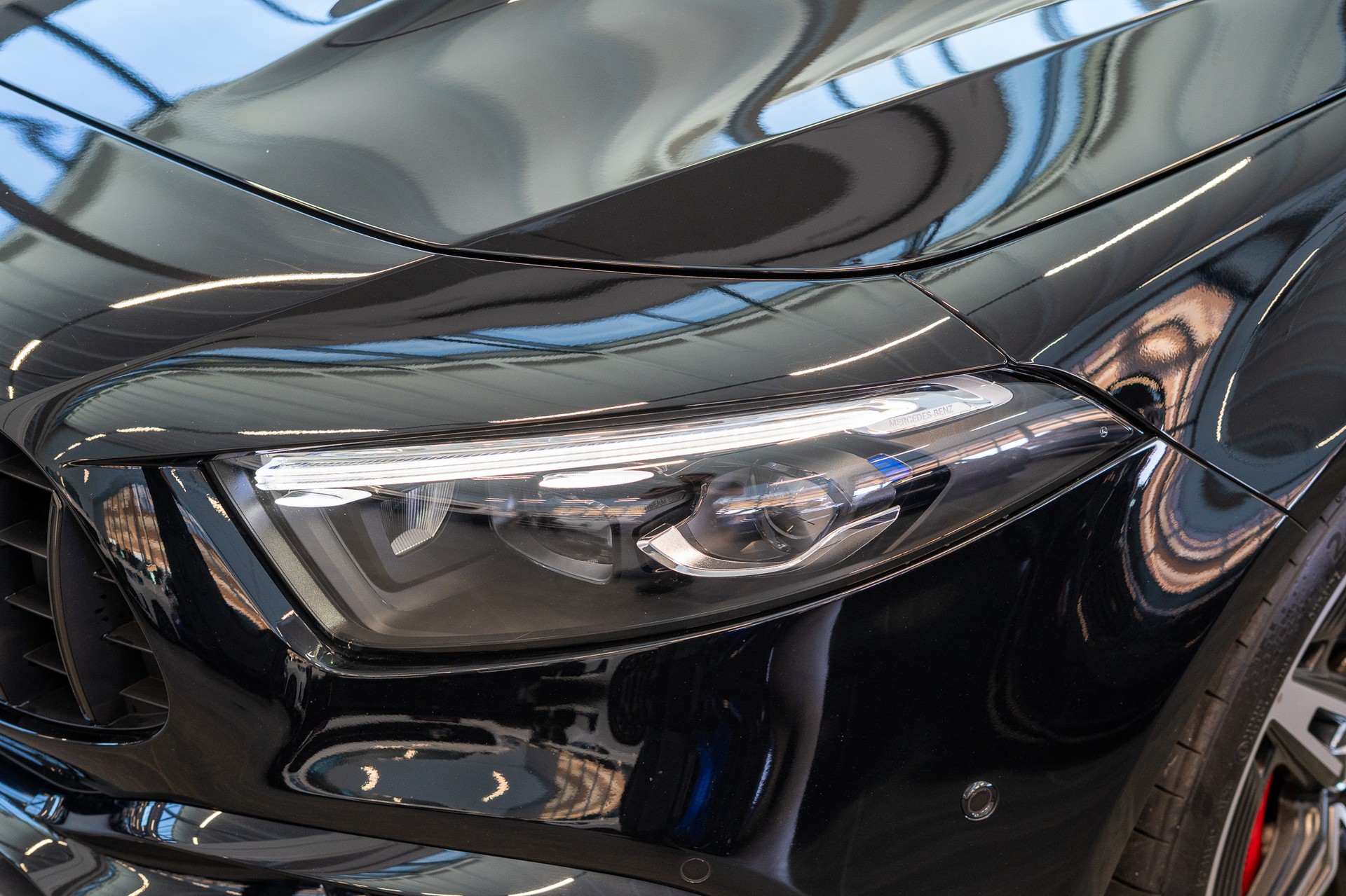 MERCEDES-BENZ A 45 S AMG 4matic+ / Burmester / Ambiente-beleuchtung / Alcantara-Lenkrad-image-8