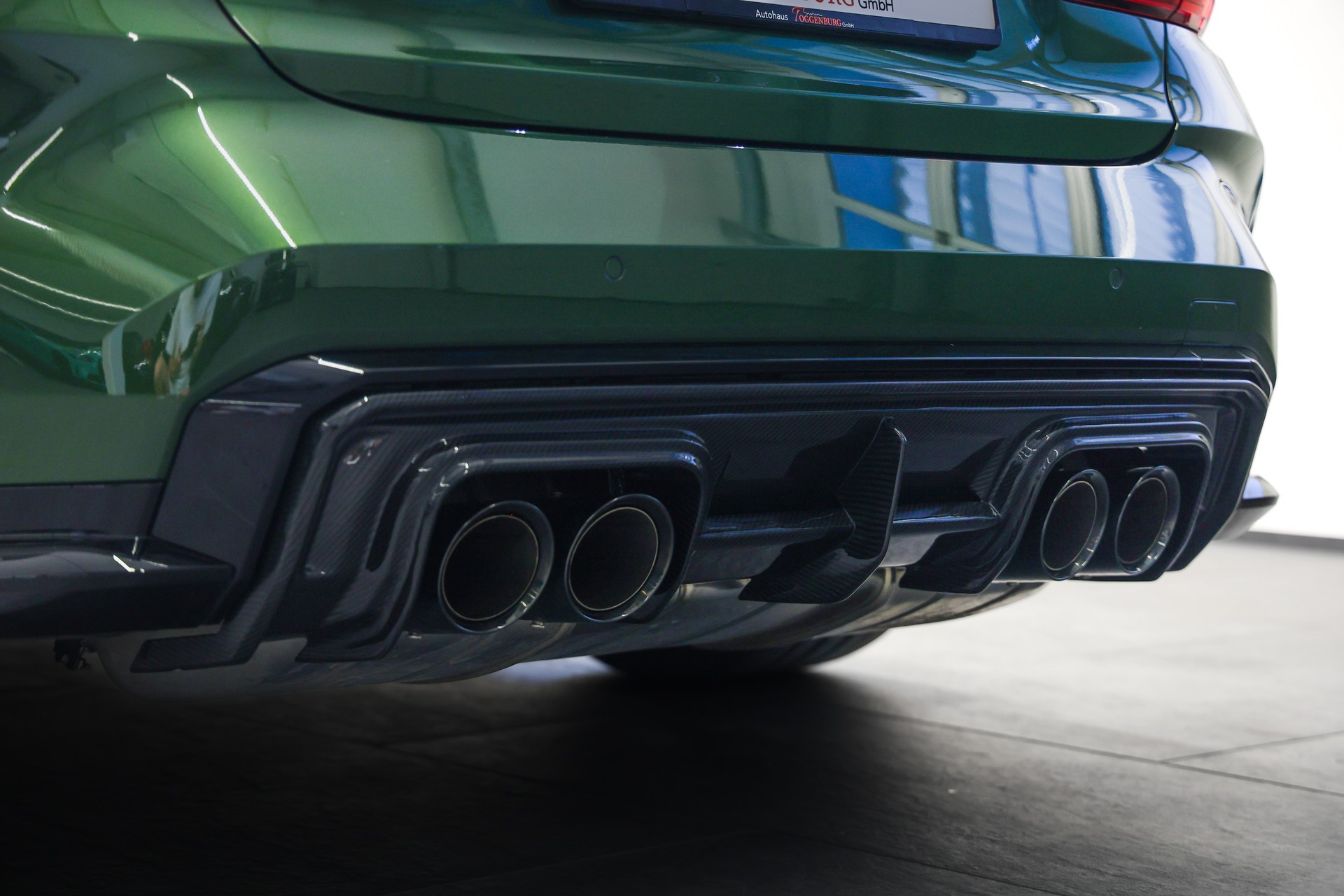 BMW M3 Competition M xDrive *Individual Anglesey Grün*Tief*Breit*Carbon*-image-19