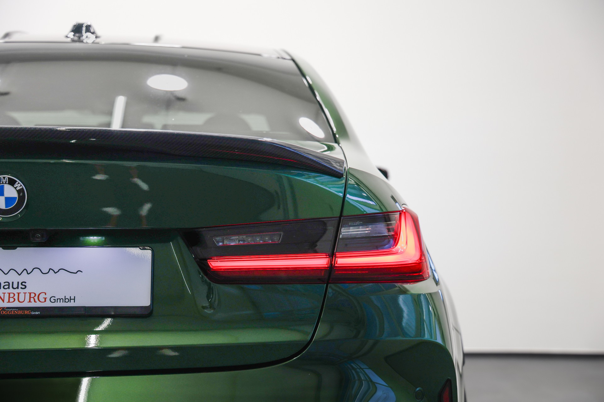 BMW M3 Competition M xDrive *Individual Anglesey Grün*Tief*Breit*Carbon*-image-12