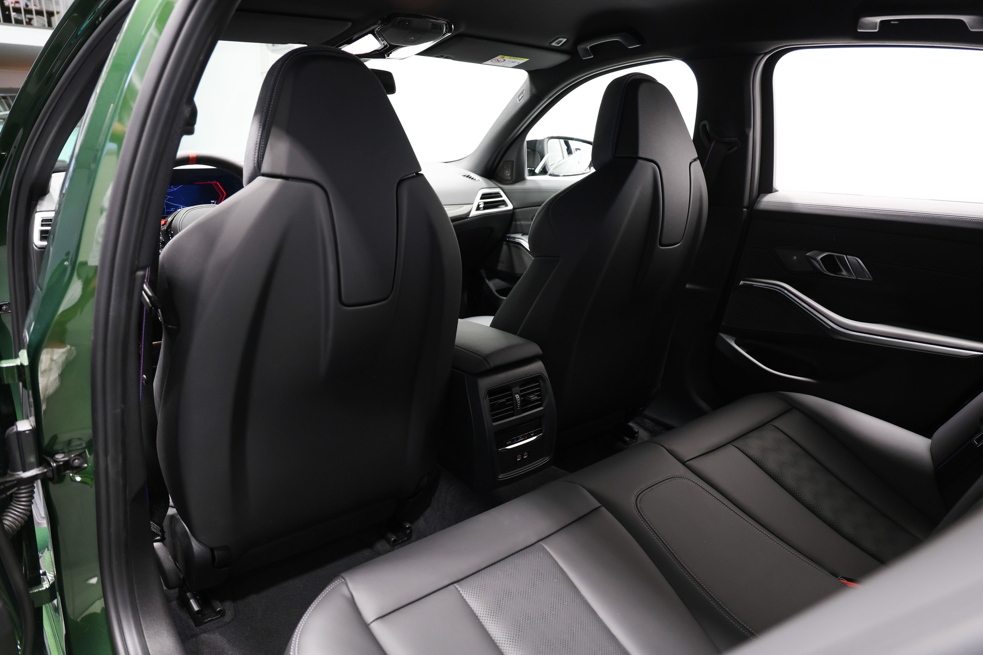 BMW M3 Competition M xDrive *Individual Anglesey Grün*Tief*Breit*Carbon*-image-24