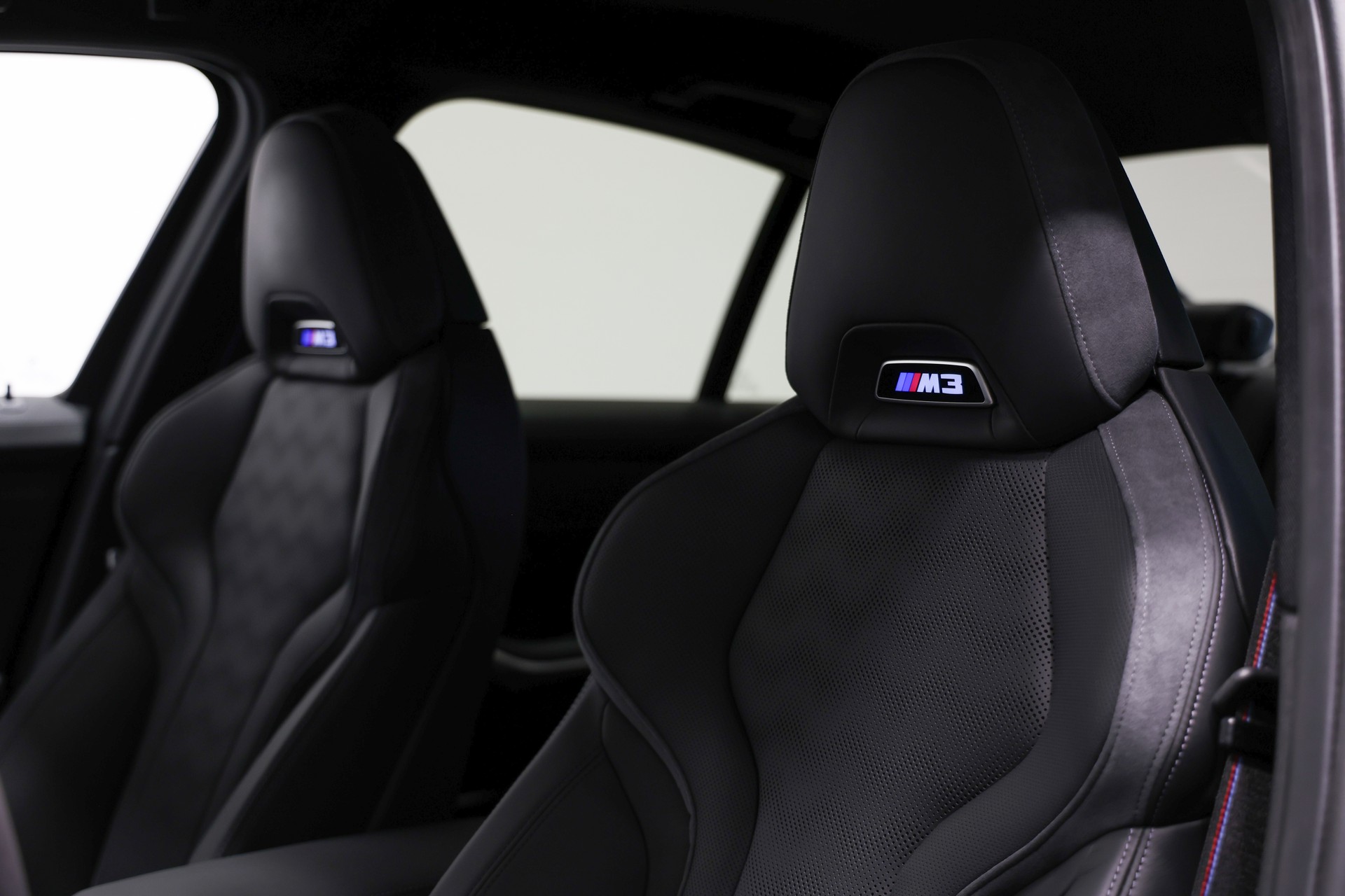 BMW M3 Competition M xDrive *Individual Anglesey Grün*Tief*Breit*Carbon*-image-22